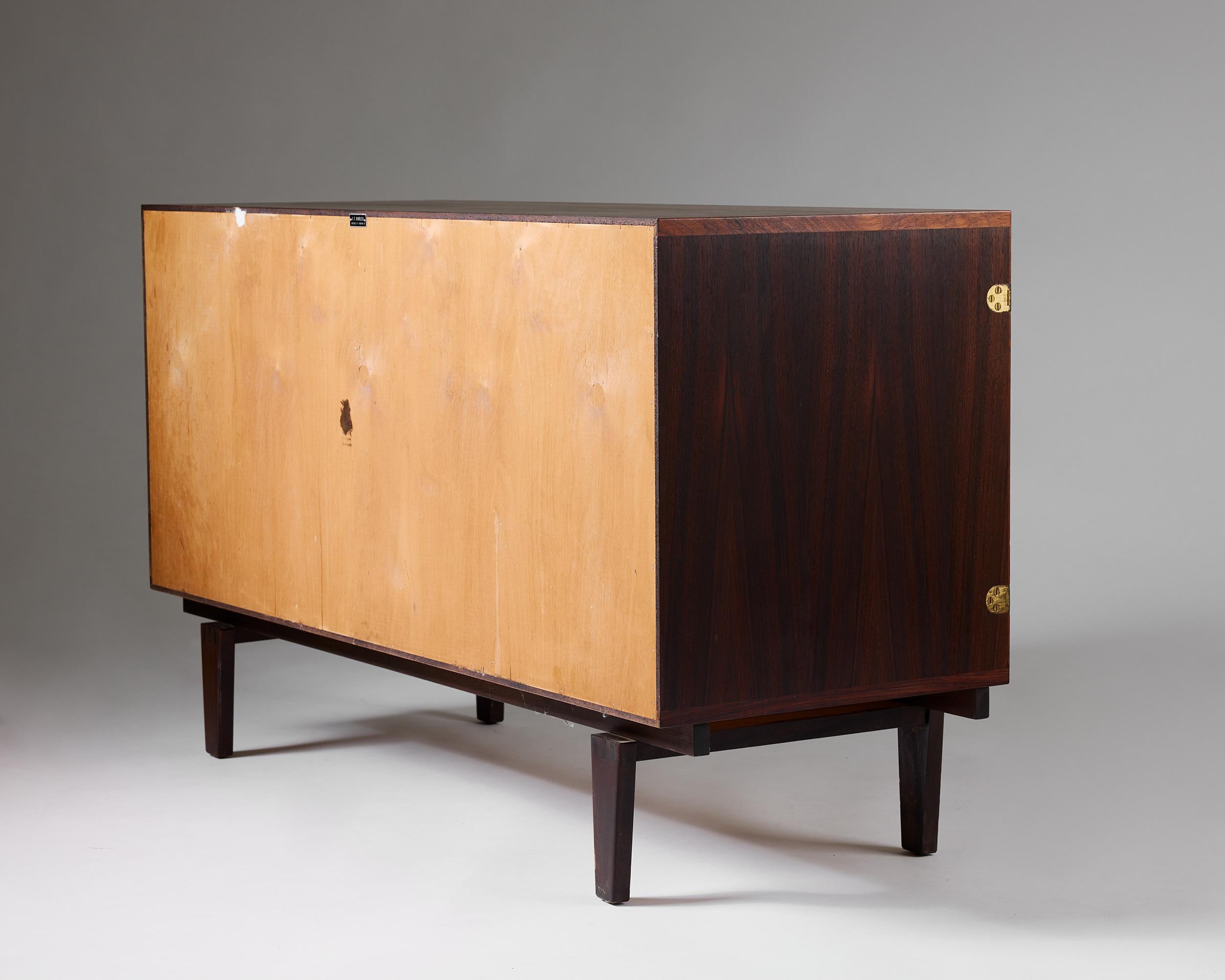 Milieu du XXe siècle Buffet Designé par Peter Løvig Nielsen en vente