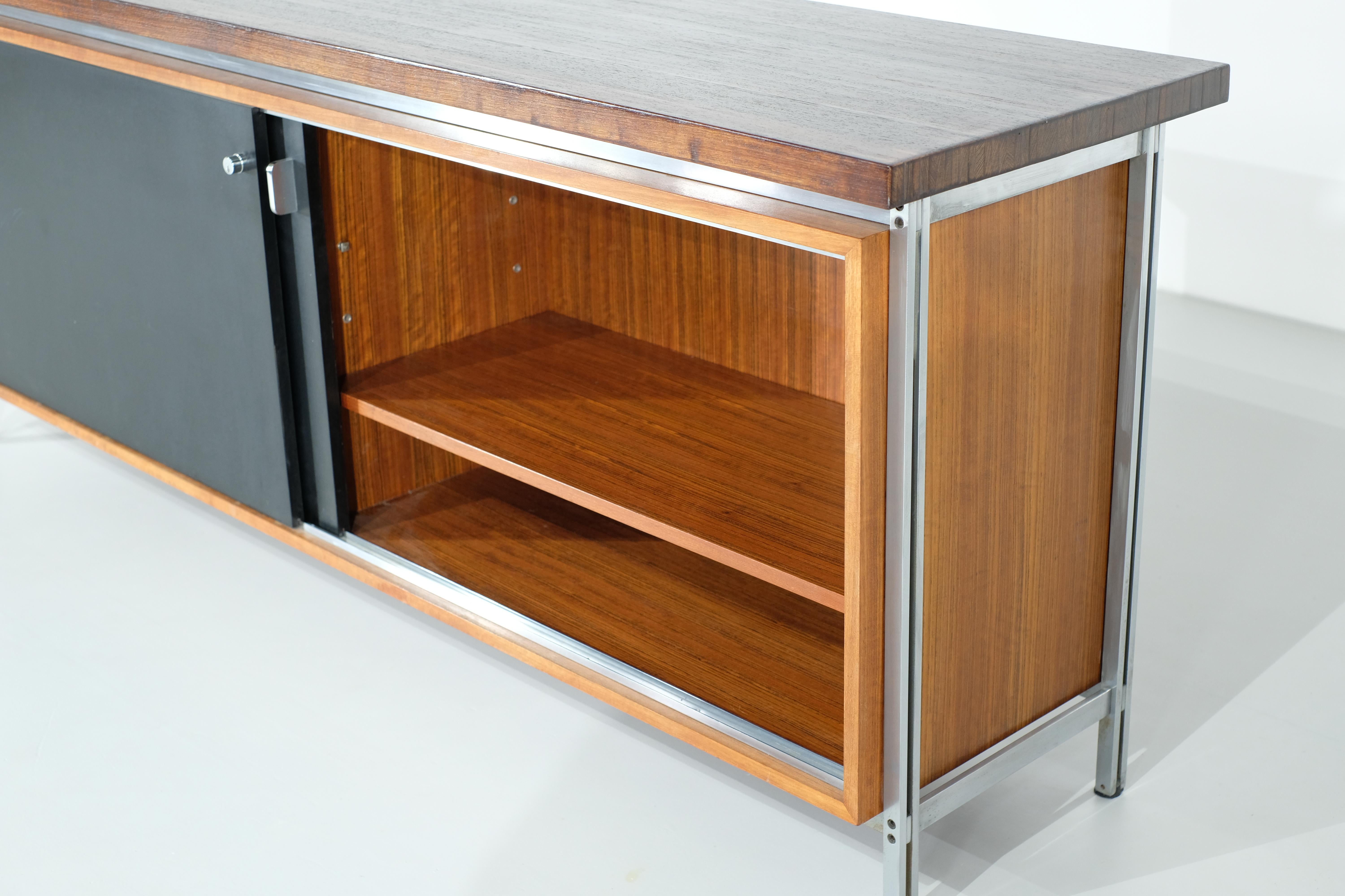 Enfilade DG190 de Jules Wabbes pour Le Mobilier Universel - années 1960 Excellent état - En vente à Uccle, Bruxelles