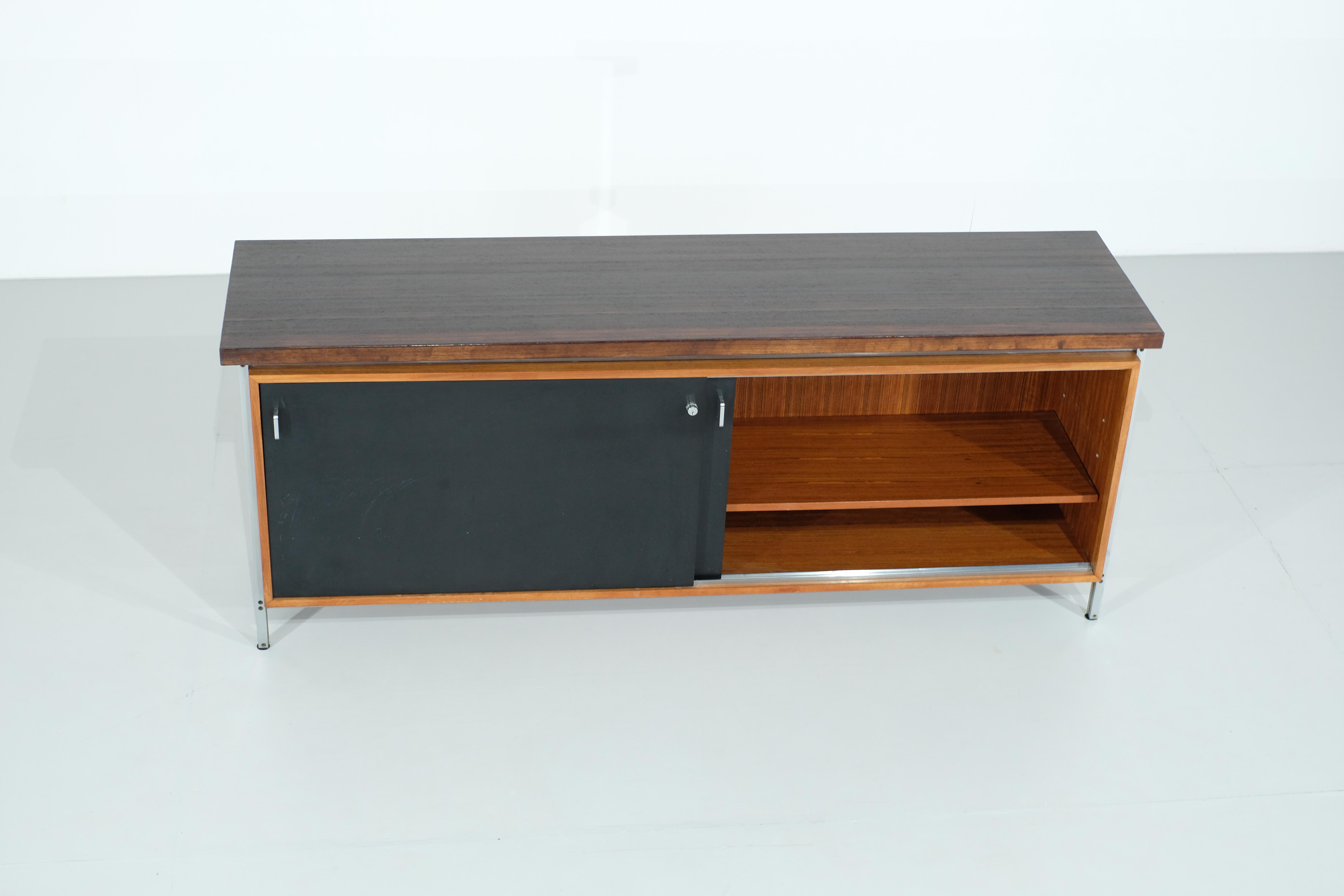 20ième siècle Enfilade DG190 de Jules Wabbes pour Le Mobilier Universel - années 1960 en vente