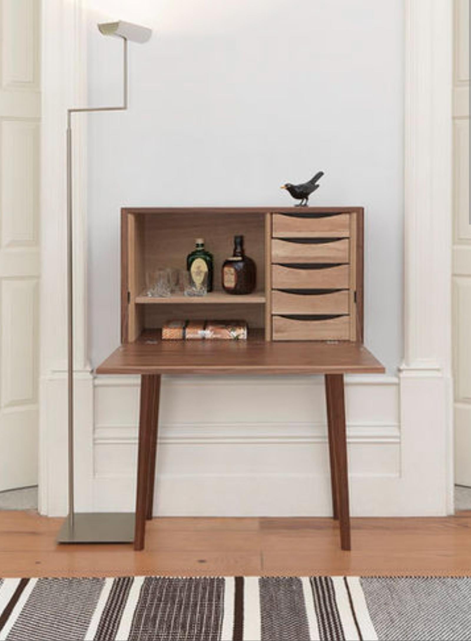 Sideboard, Bar- oder Schreibtisch im Fischgrät-Stil (Skandinavische Moderne) im Angebot