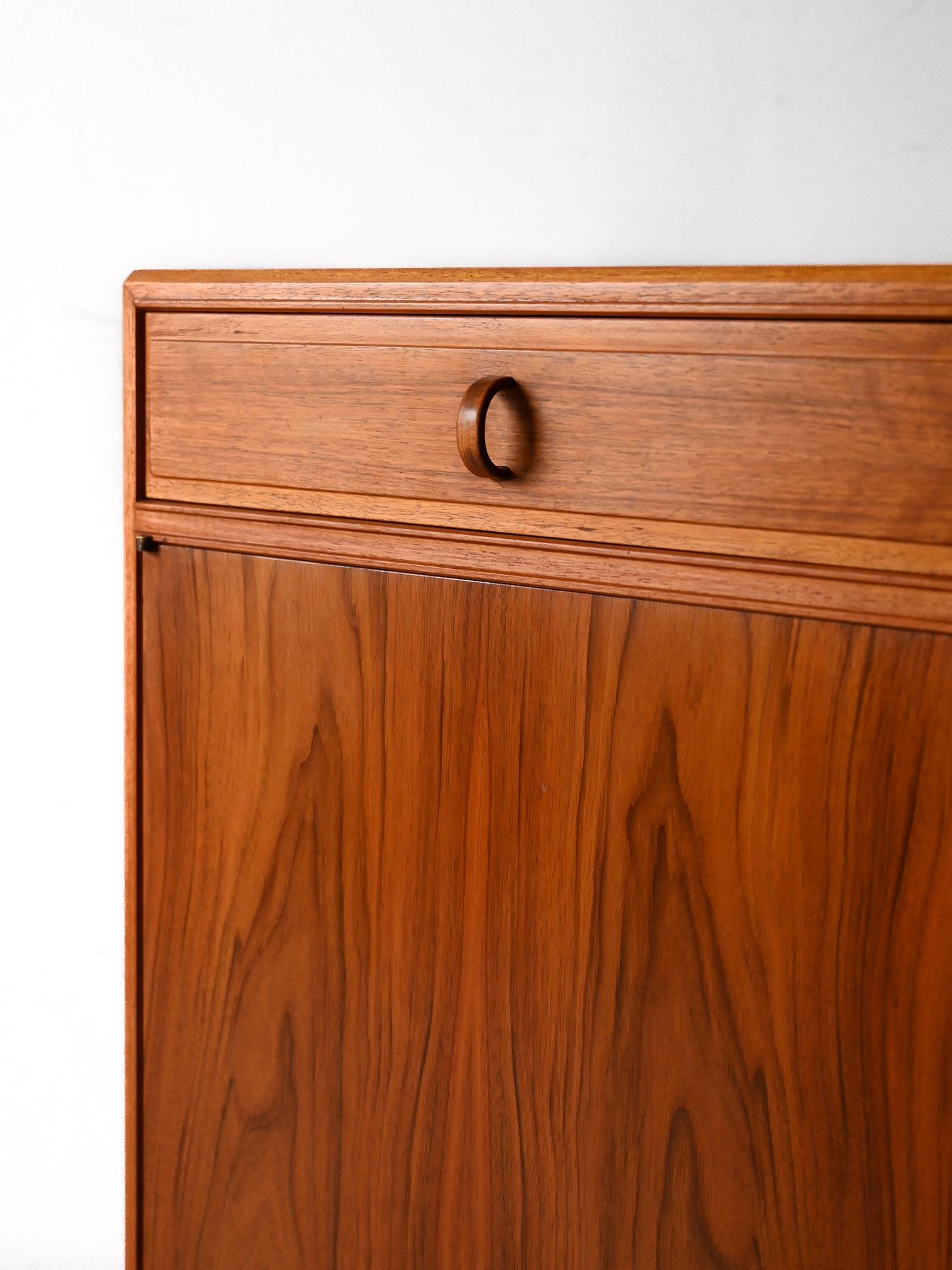Mid-20th Century Buffet Facett Bodafors en noyer vintage en vente