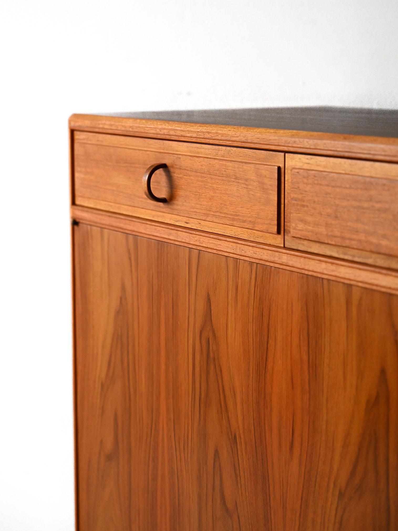 Buffet Facett Bodafors en noyer vintage en vente 2