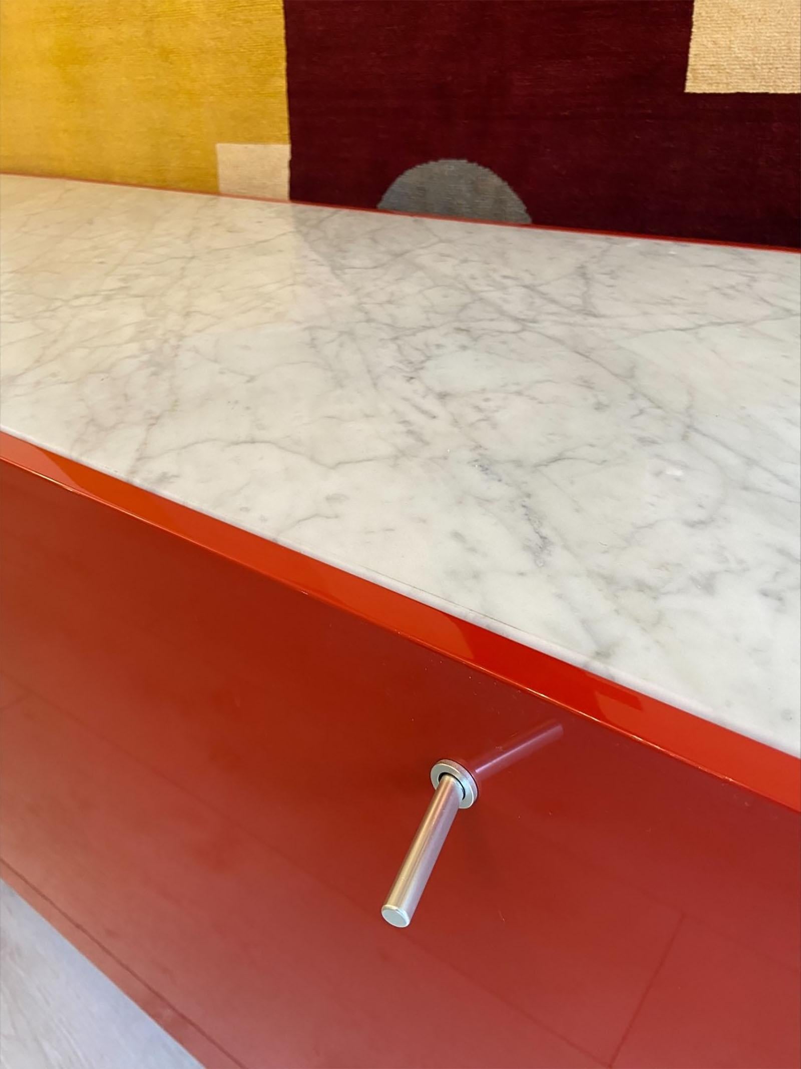 Sideboard - Florence Knoll

Cassina edition

Marble and orange lacquered wood

Perfect condition.

Circa 2002

W80xD60xH66 cm

Reference : 4010

5 900,00€