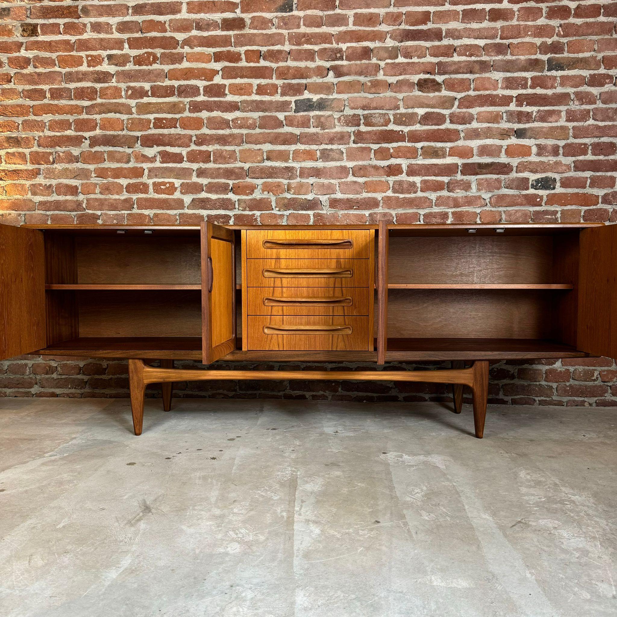 Veneer Sideboard Fresco GPlan , Uk 1960 For Sale