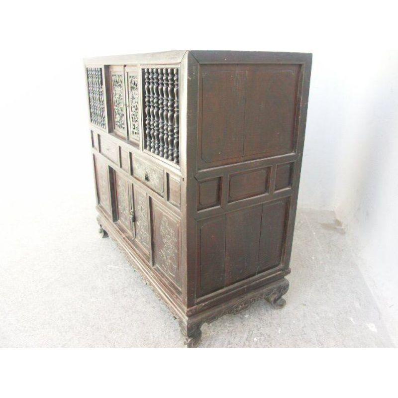 Sideboard in Carved Chinese Wood In Distressed Condition For Sale In Marseille, FR