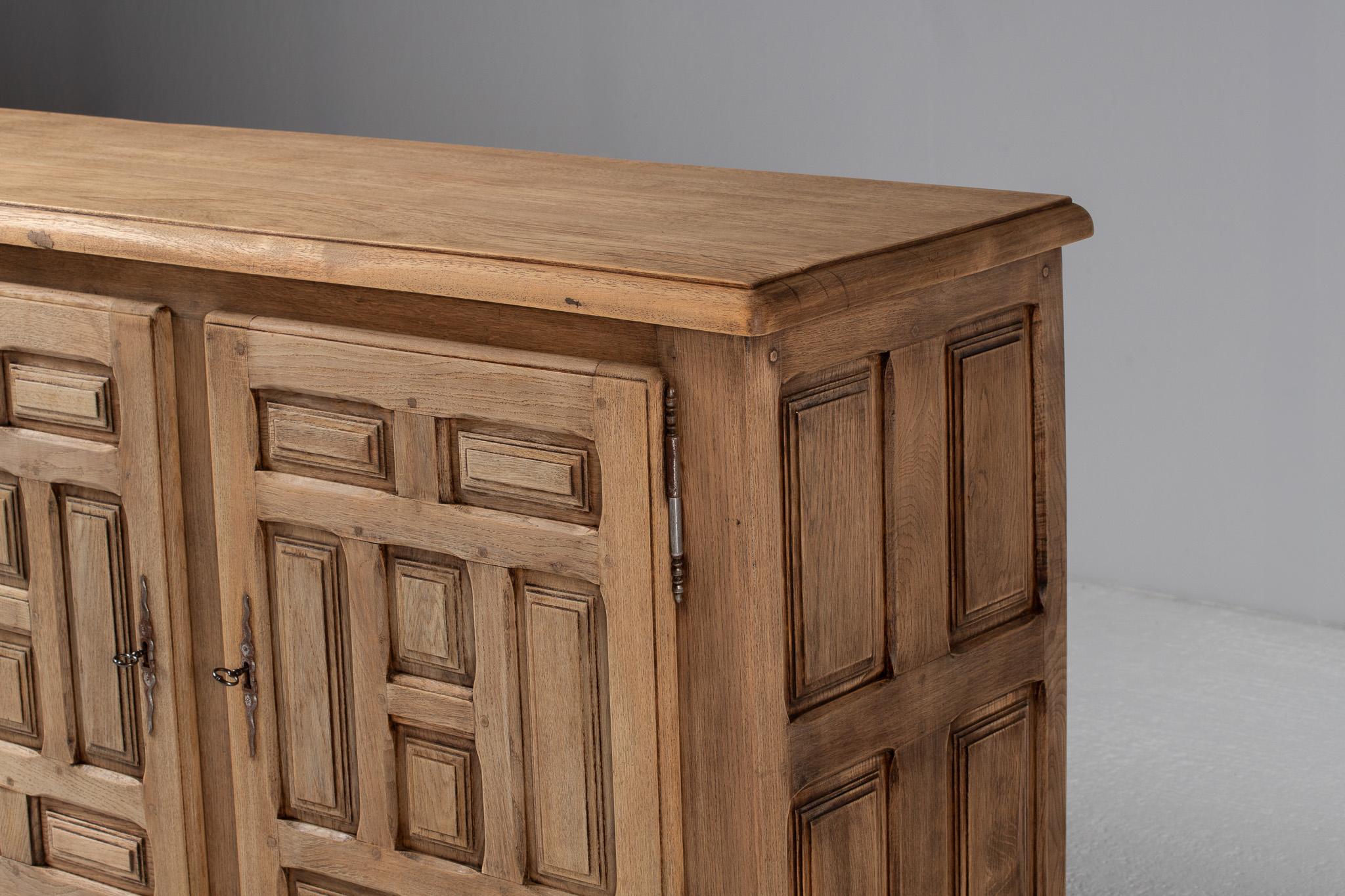 Sideboard in Carved Oak, Spain, 1940s im Angebot 2