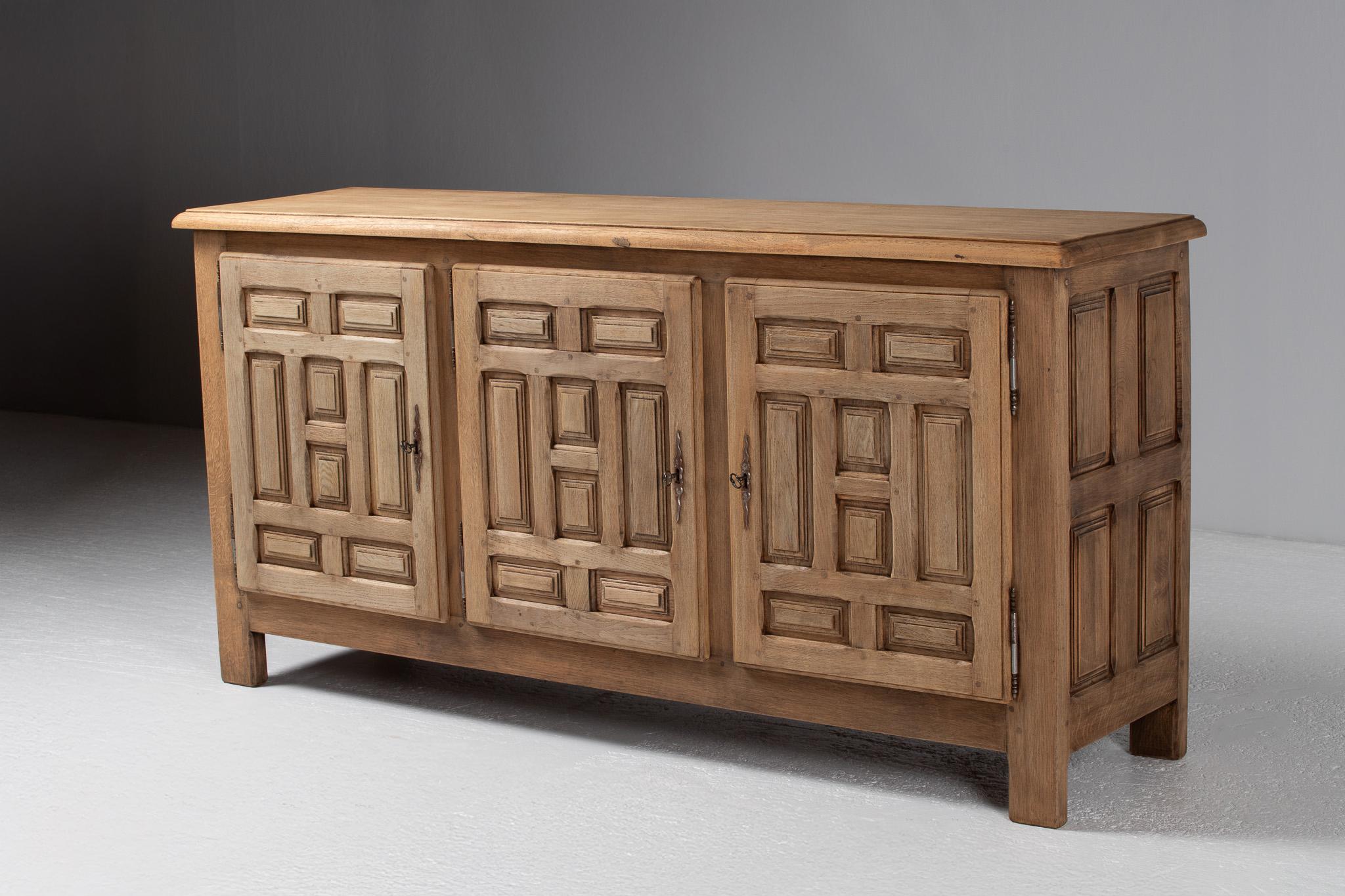 Sideboard in Carved Oak, Spain, 1940s im Angebot 5