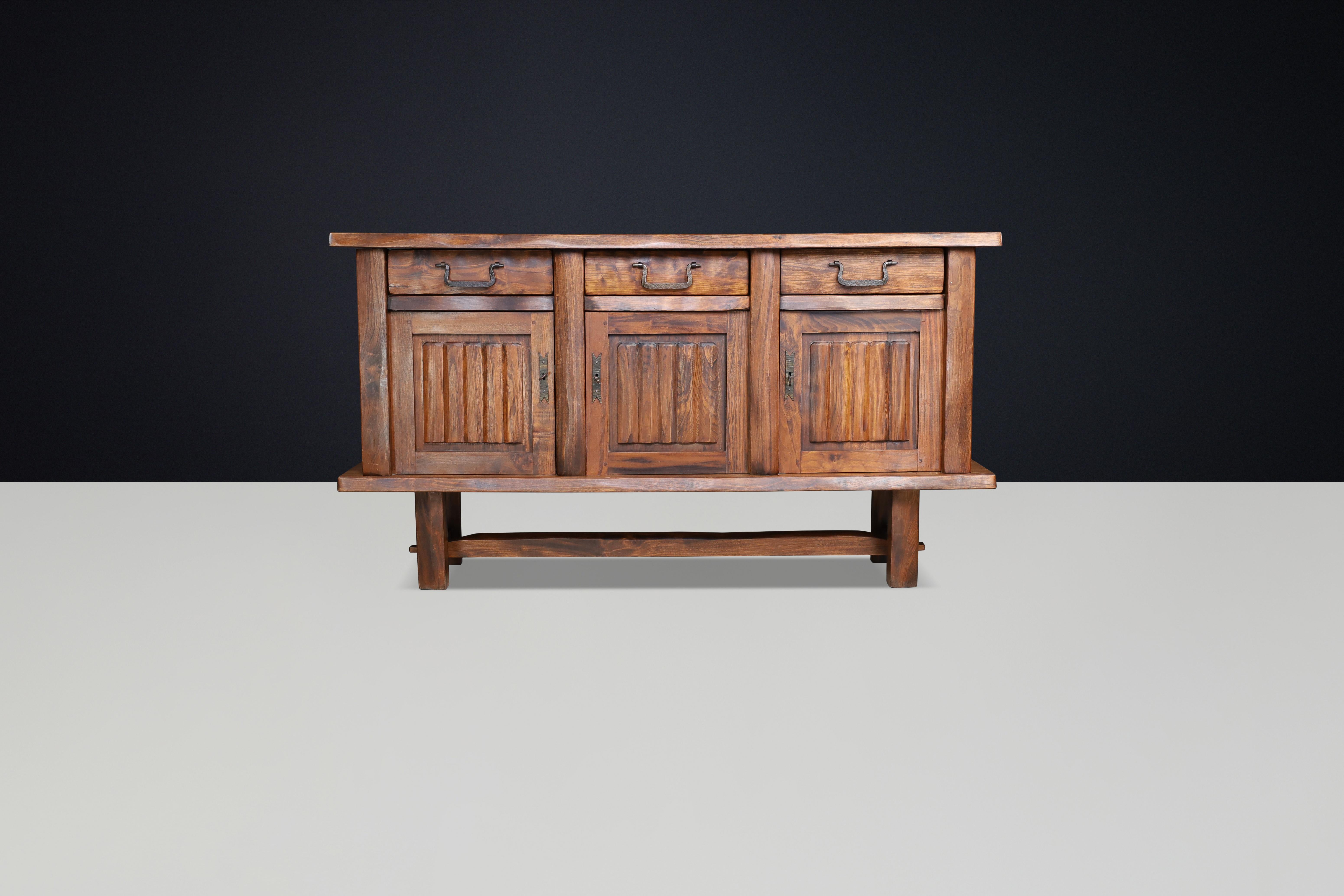 Brutalist Sideboard in Elm by Olavi Hänninen for Mikko Nupponen, Finland, 1958 For Sale