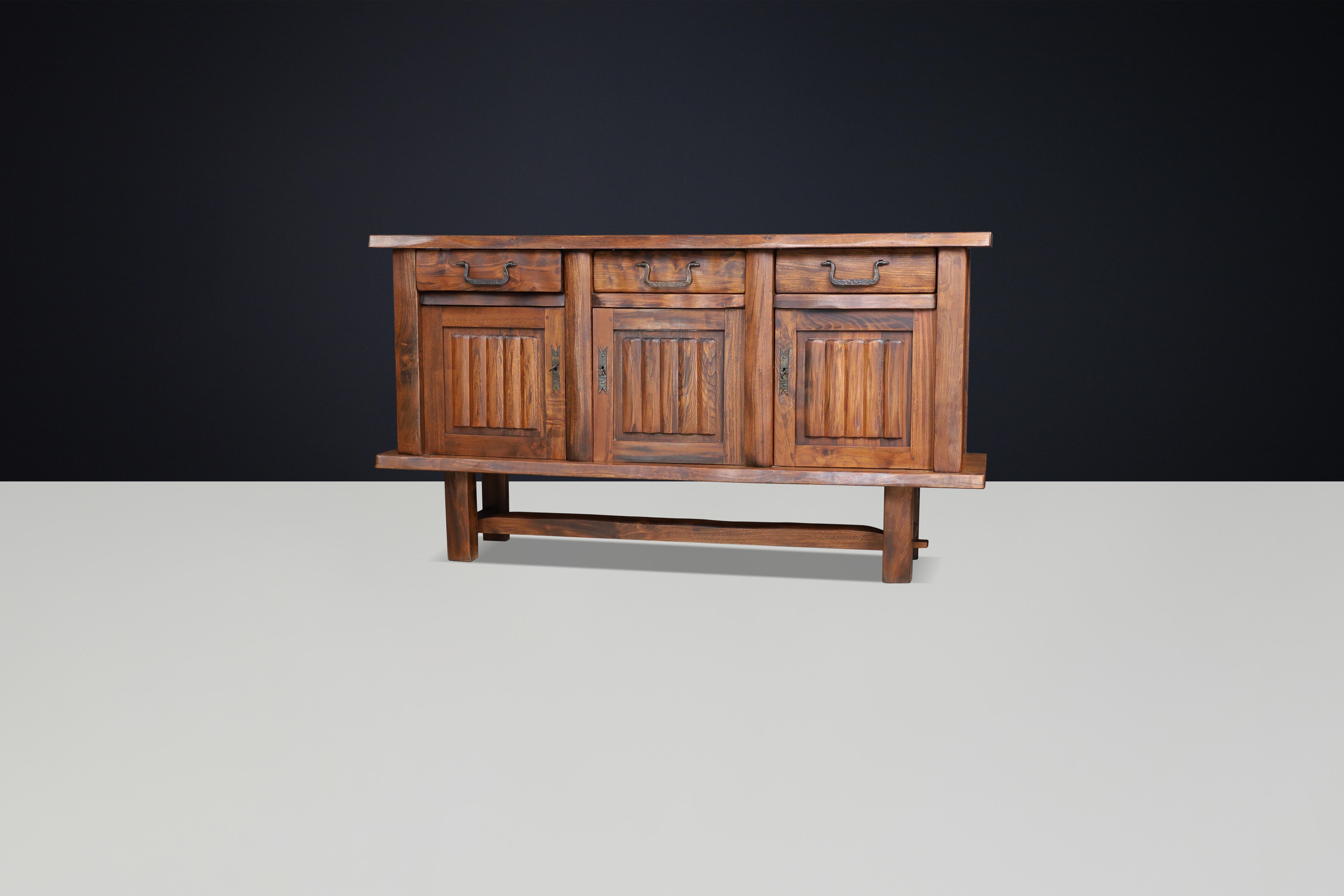 Sideboard in Elm by Olavi Hänninen for Mikko Nupponen, Finland, 1958 In Good Condition For Sale In Almelo, NL
