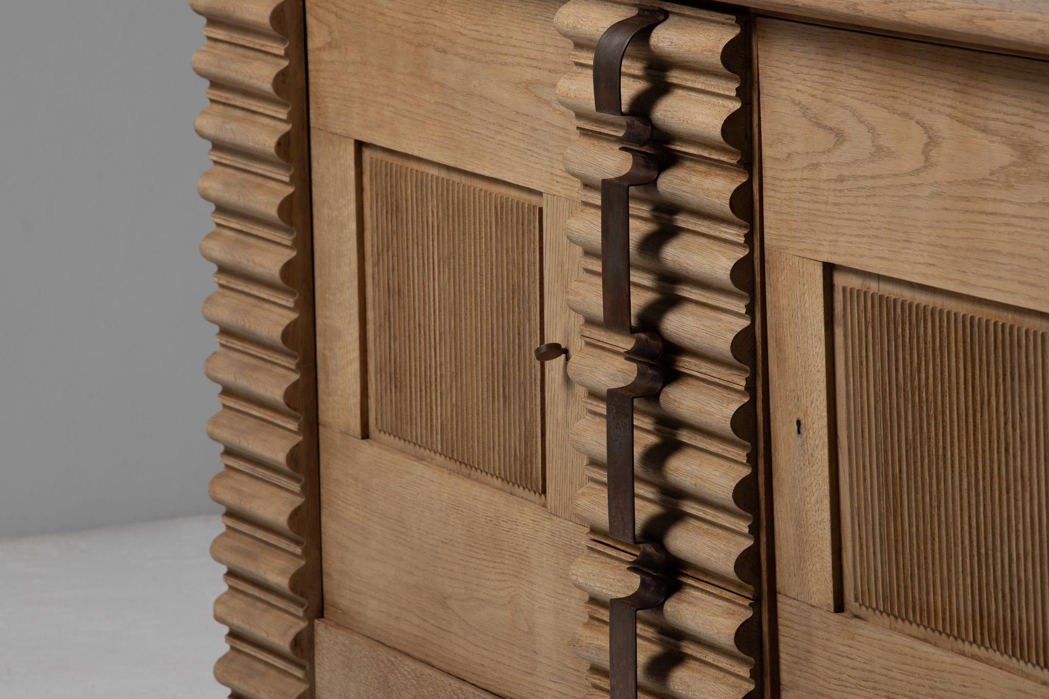 Sideboard in Fluted Oak and Iron, France, 1950s (20. Jahrhundert) im Angebot