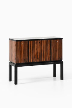 Buffet en verre et laque d'Otto Schulz, années 1940