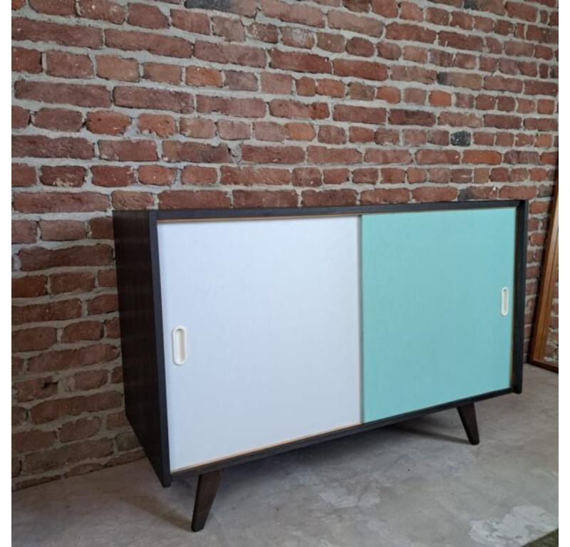 Tchèque Buffet en Greene & Greene & Brown, Tchécoslovaquie, 1960 en vente