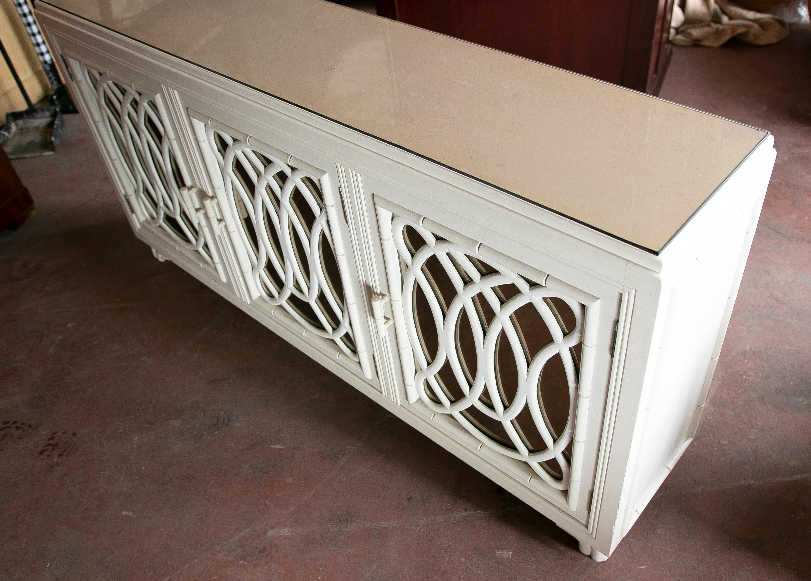 Sideboard in Lacquered Wood with Three Doors, Mirrors and Glass Top  For Sale 8