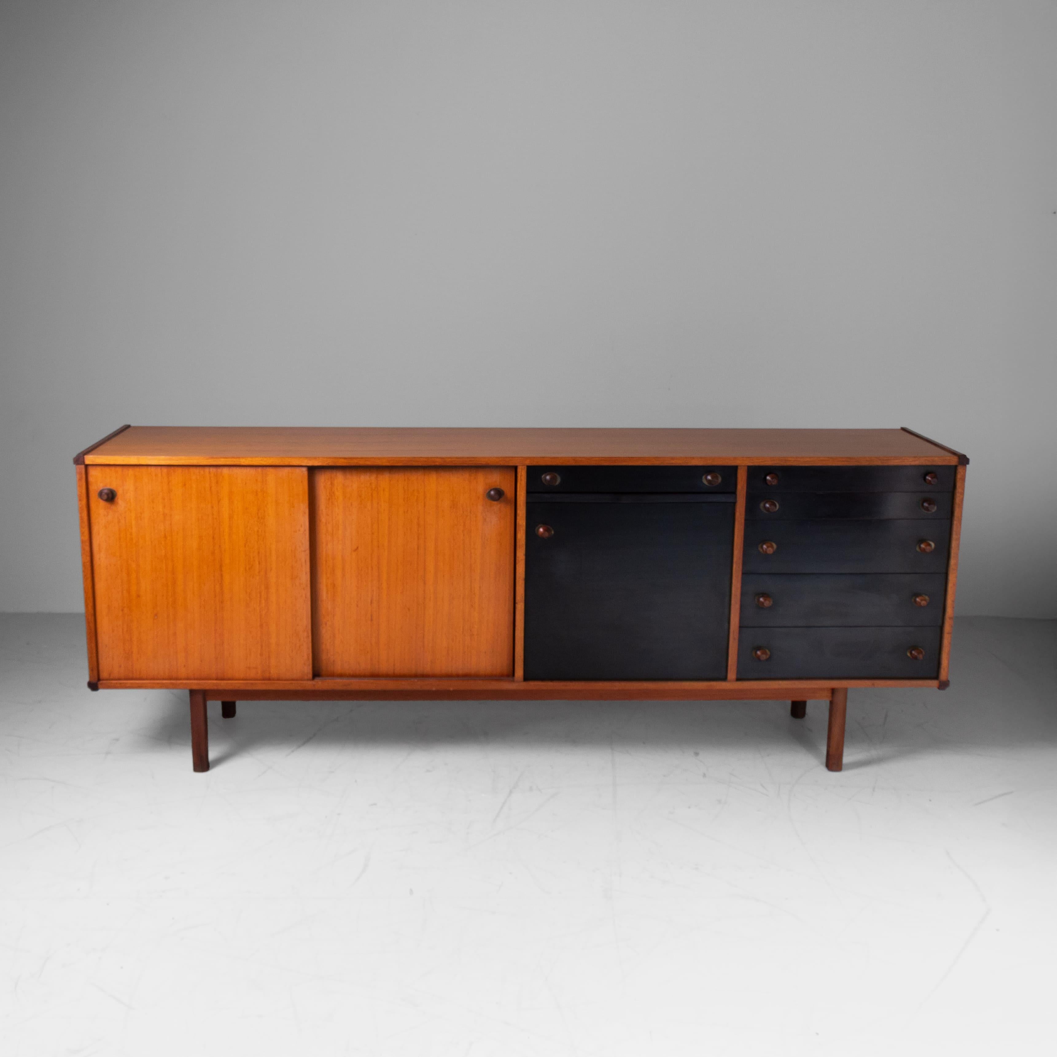 Mid-Century moderno Sideboard in legno, George Coslin, 3V arredamenti, 1960 in vendita
