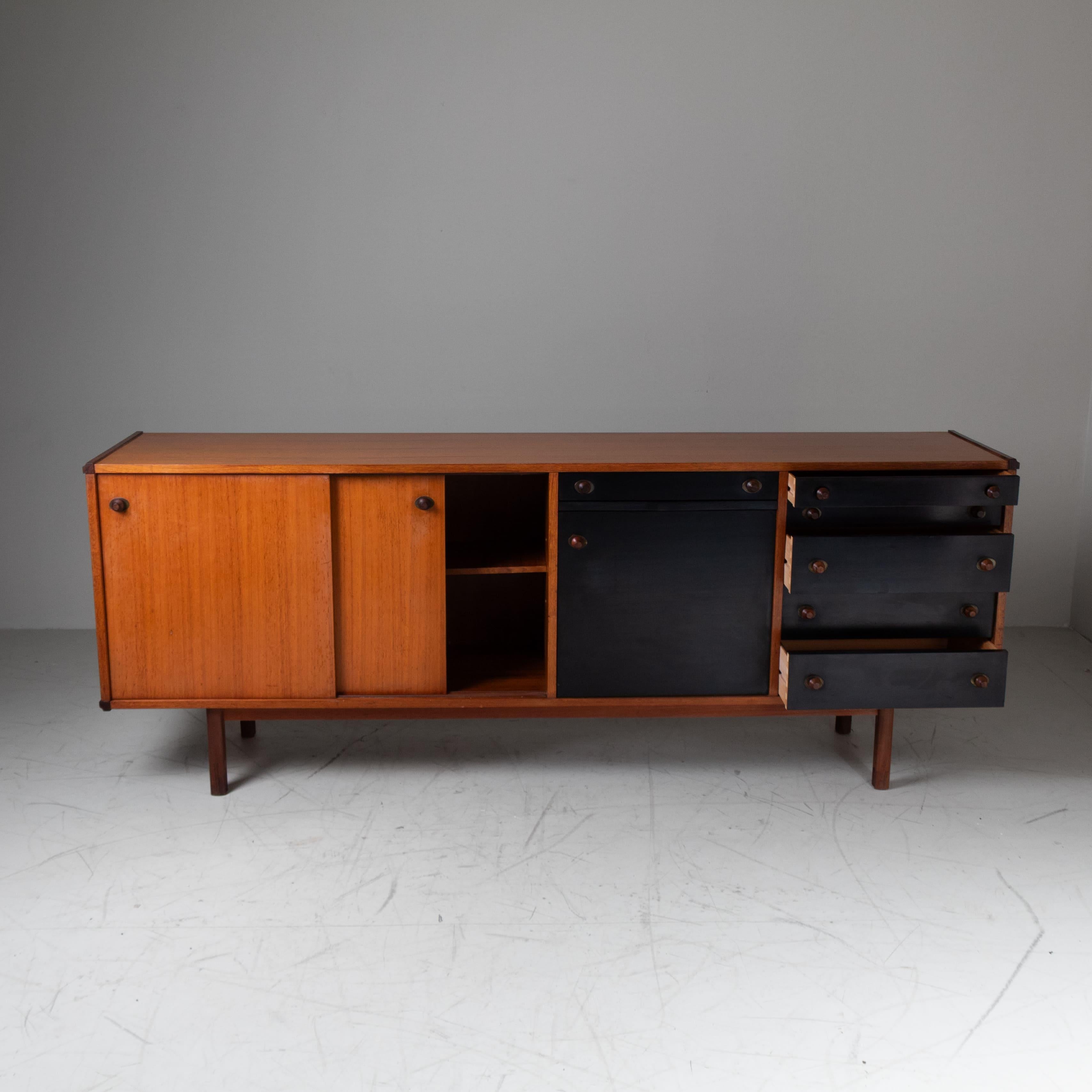 Italian Sideboard in legno, George Coslin, 3V arredamenti, 1960 in vendita