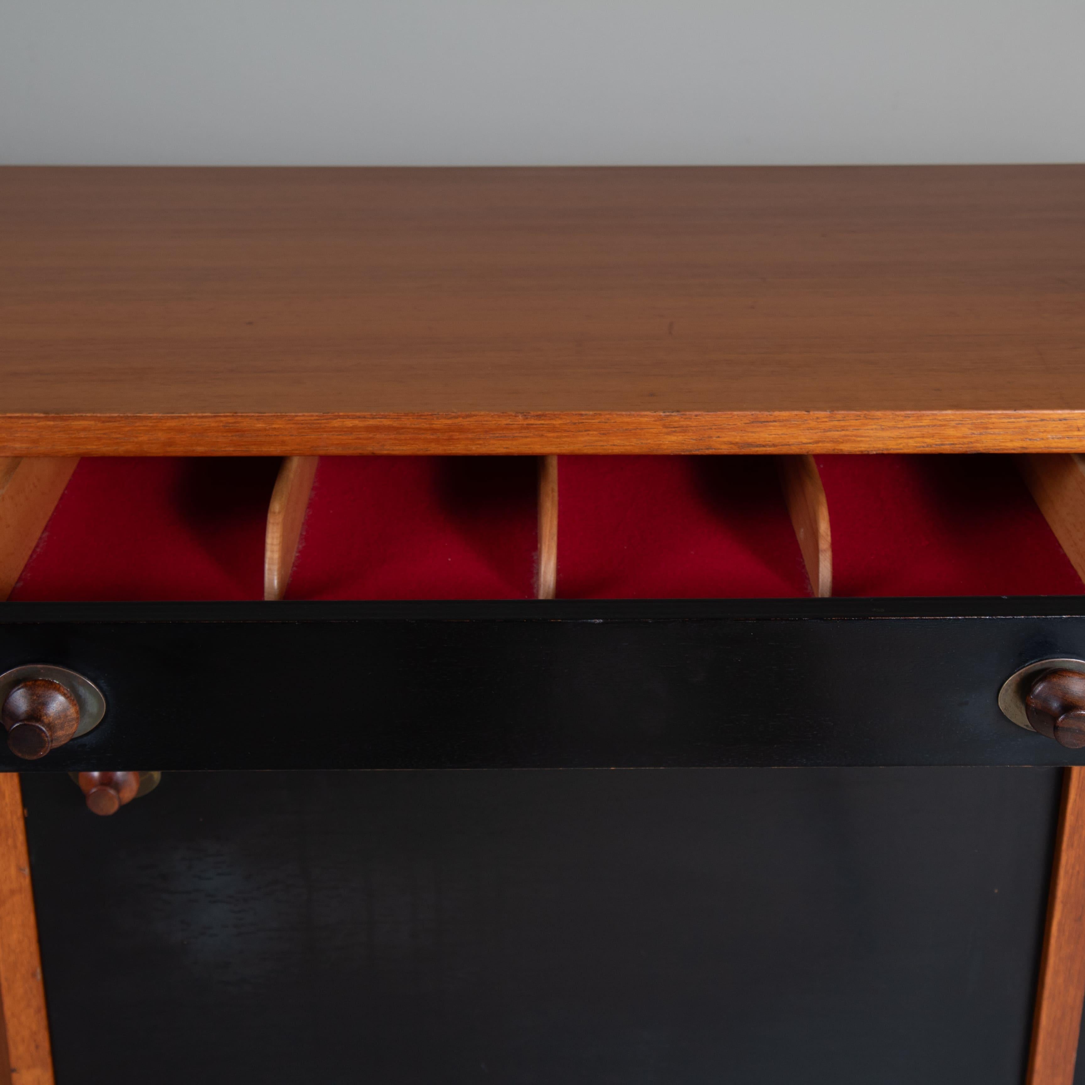 Sideboard in legno, George Coslin, 3V arredamenti, 1960 in vendita 1