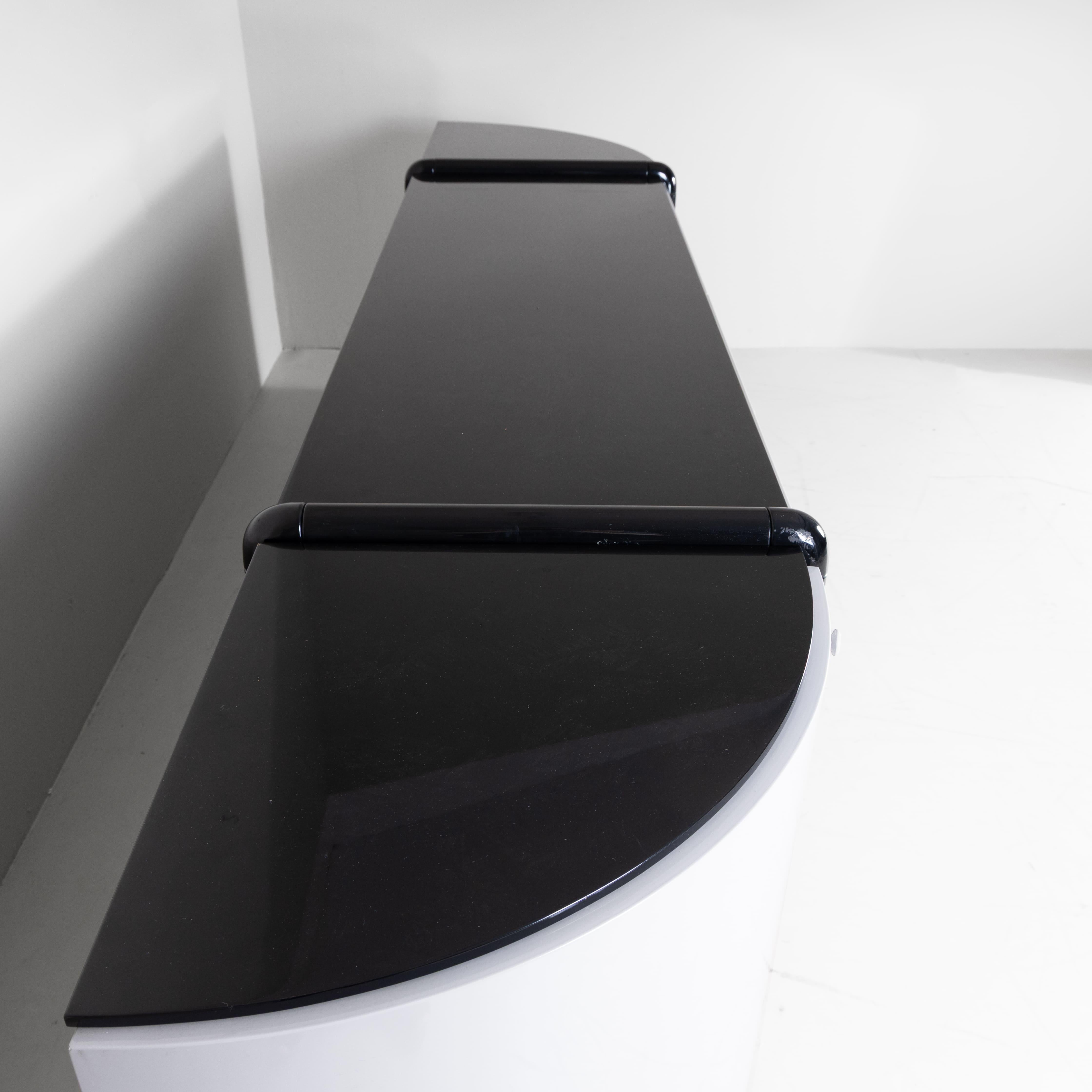 Sideboard in legno laccato, stile postmoderno, 1980 in vendita 3