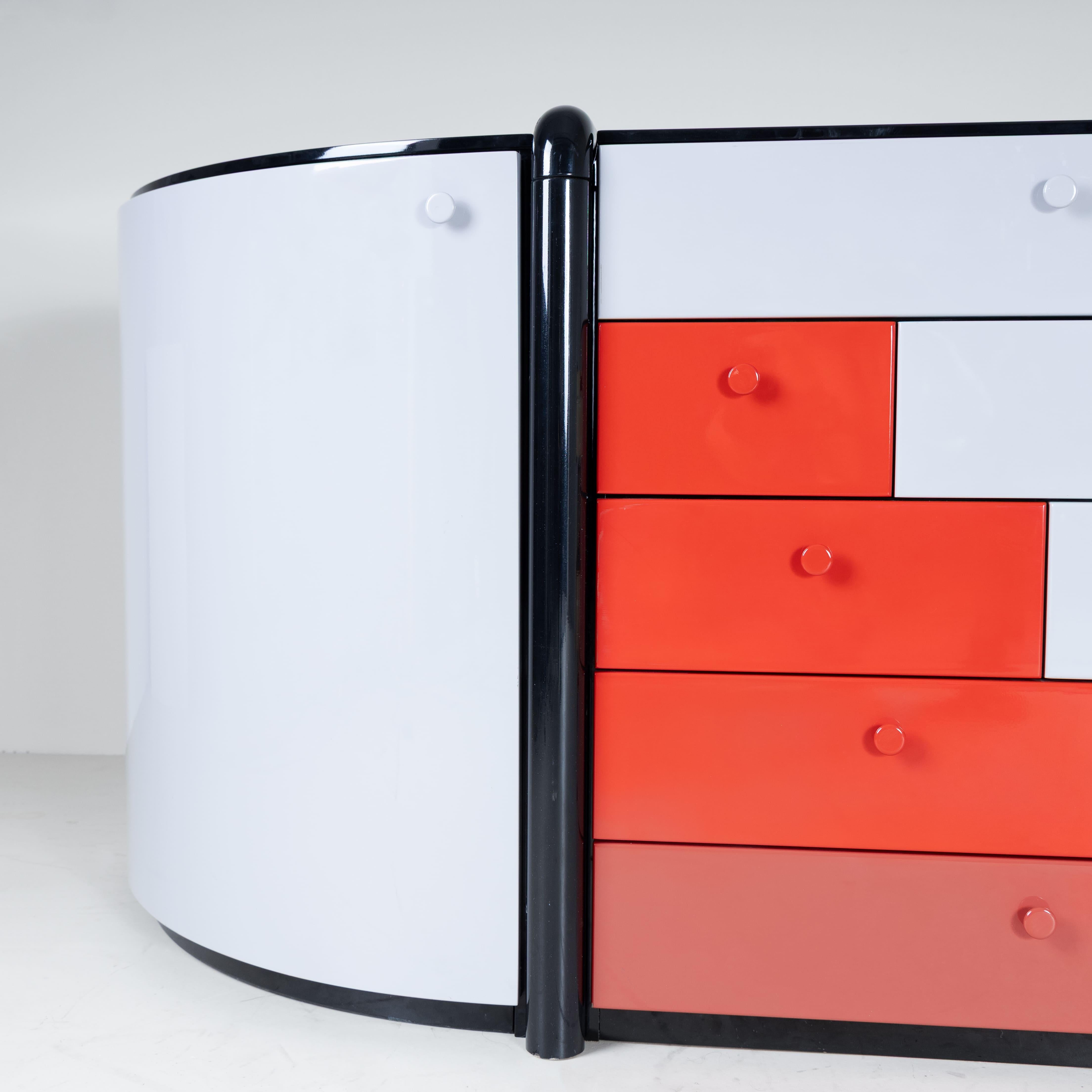 Sideboard in legno laccato, stile postmoderno, 1980 in vendita 1