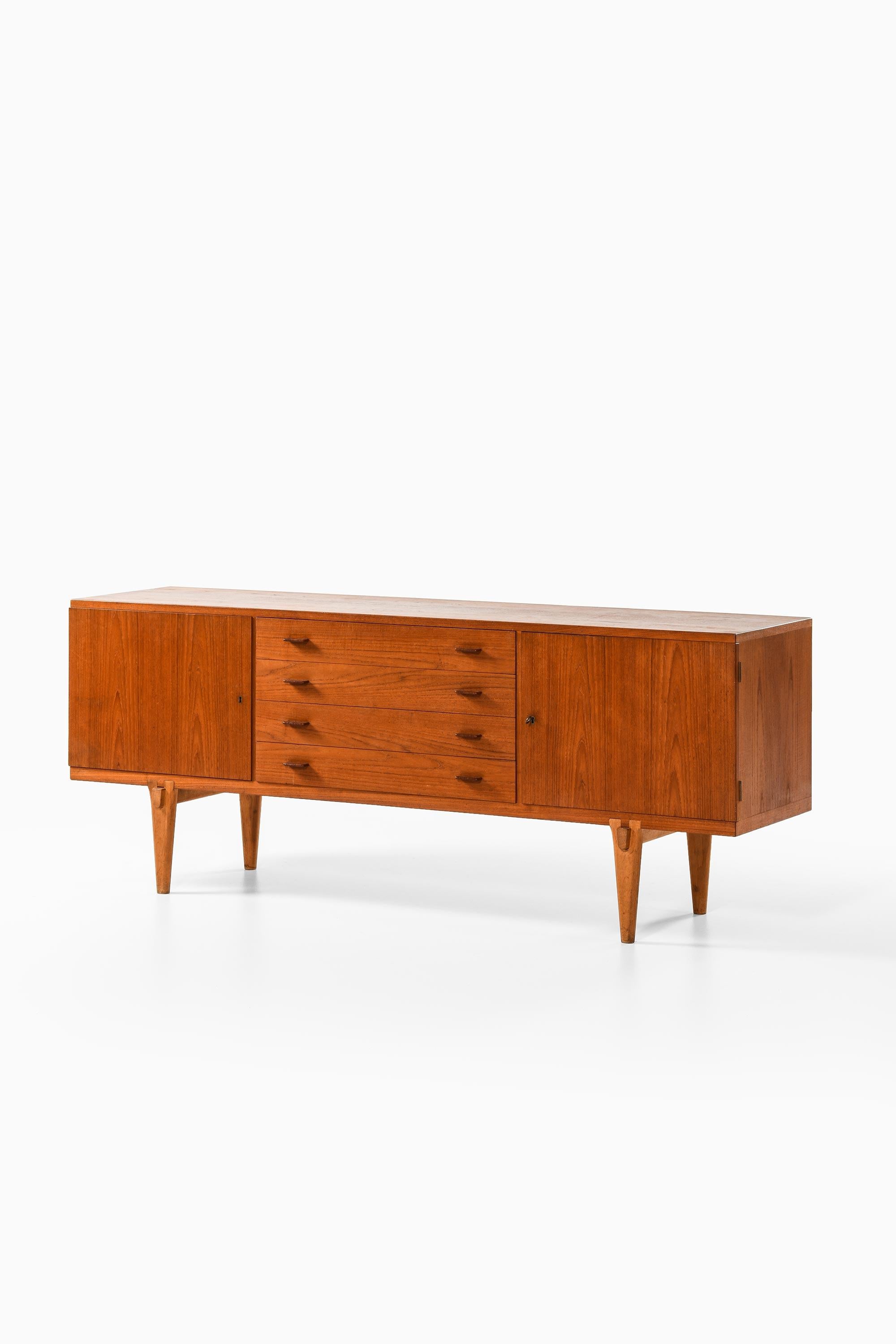 Credenza in Oak e Teak di Hans J. Wegner, 1959 in vendita 4