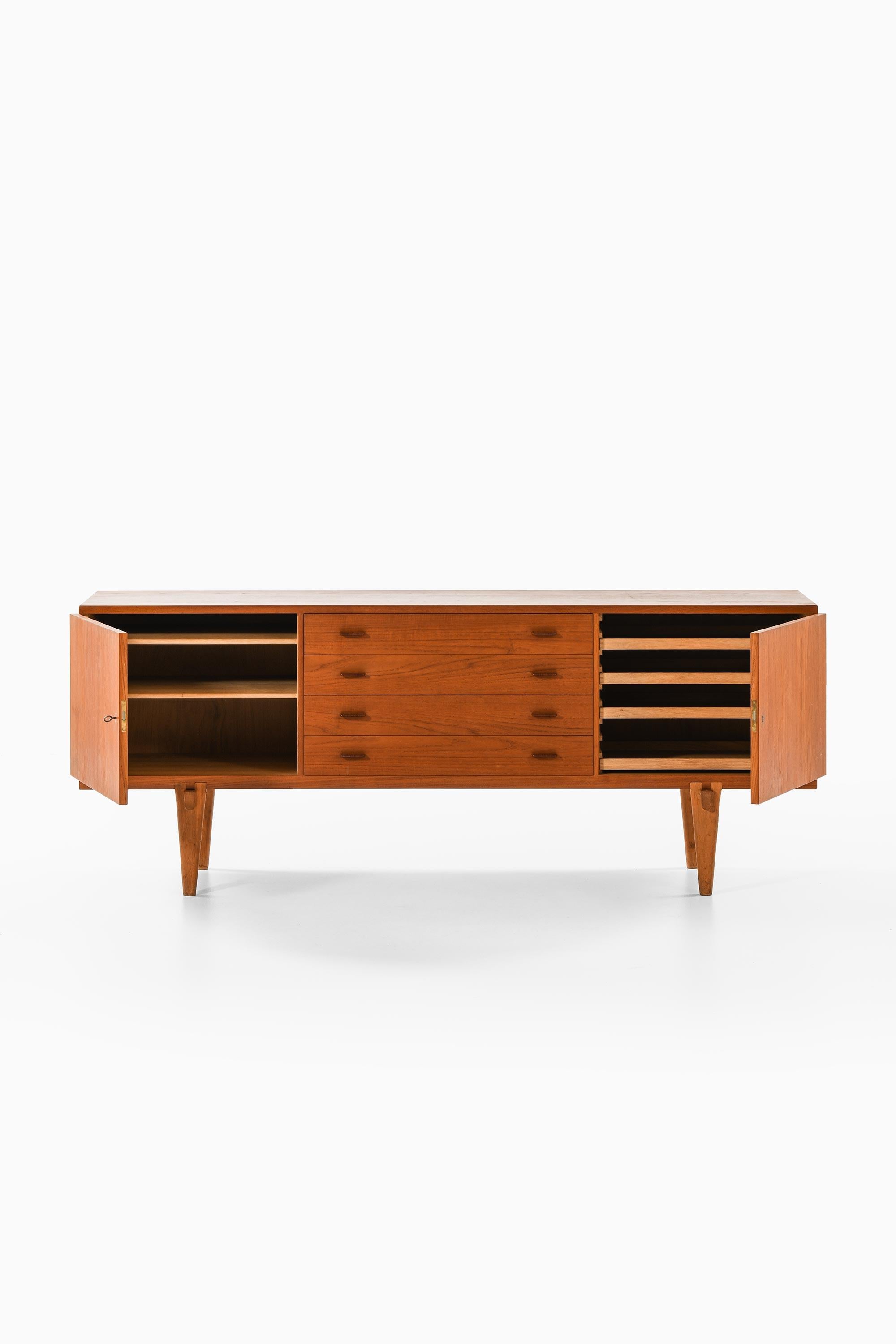 Danese Credenza in Oak e Teak di Hans J. Wegner, 1959 in vendita