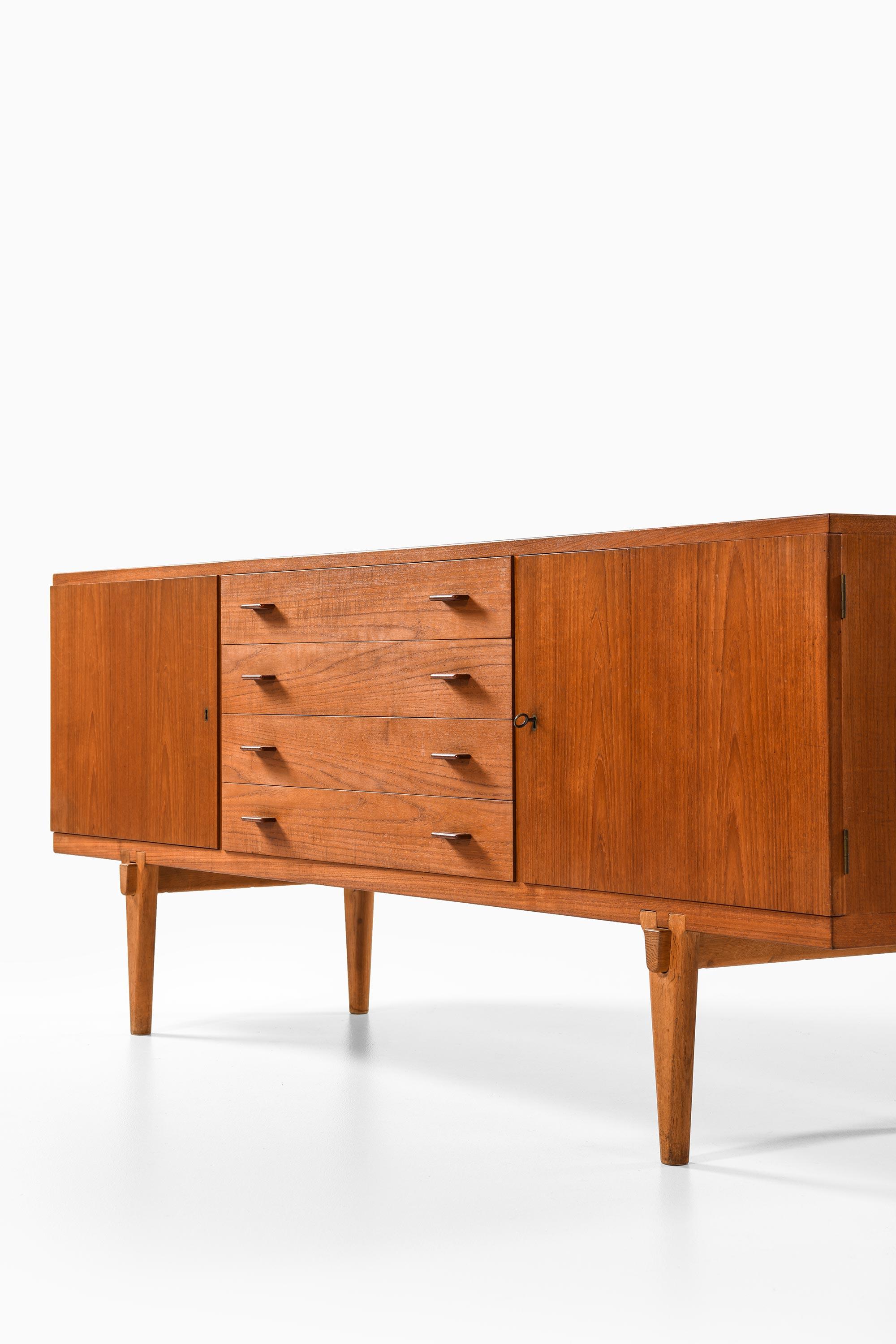 Credenza in Oak e Teak di Hans J. Wegner, 1959 in vendita 1