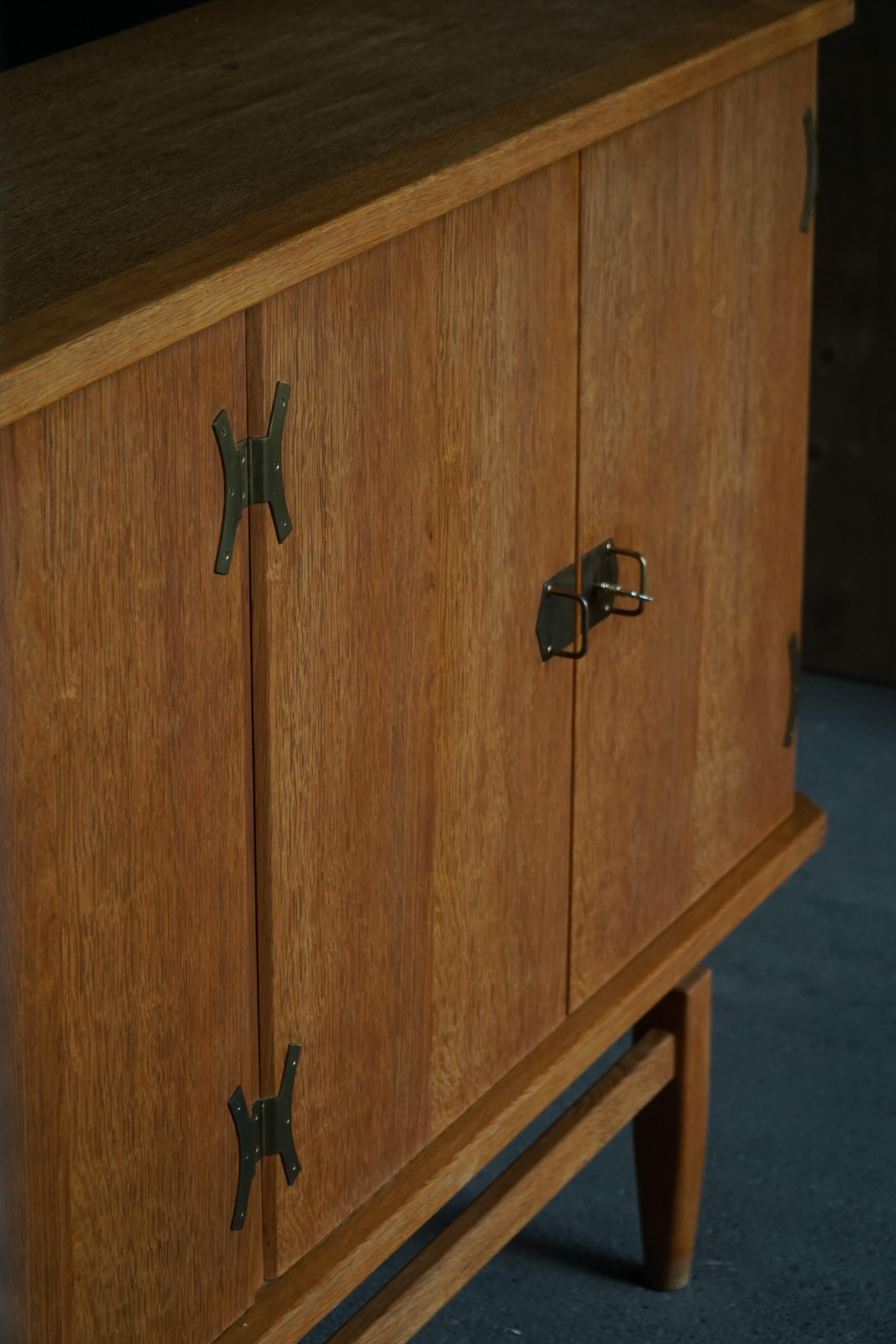 Sideboard in Oak & Brass by Henning Kjærnulf, Danish Mid Century Modern, 1960s en vente 6