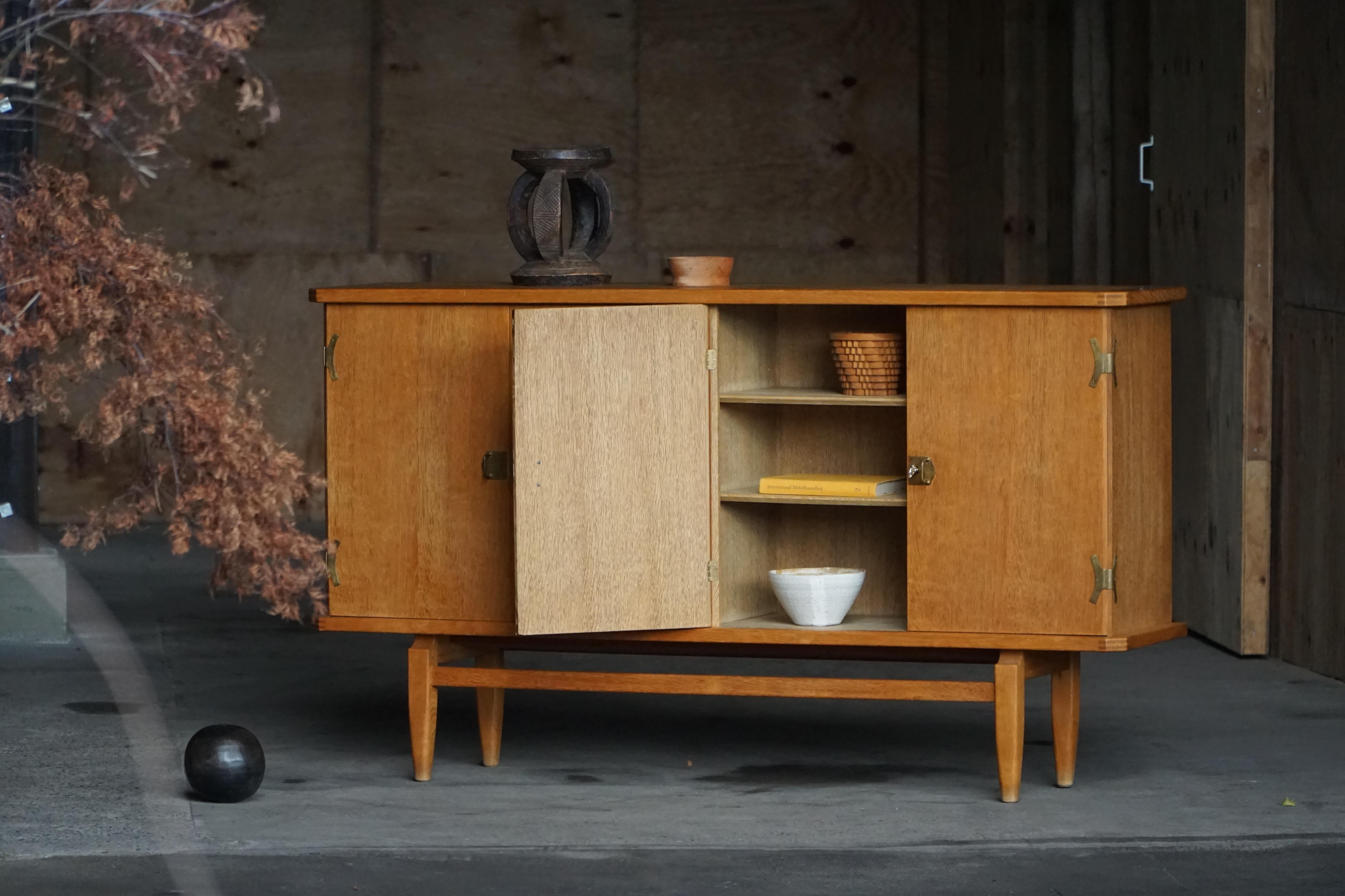 Laiton Sideboard in Oak & Brass by Henning Kjærnulf, Danish Mid Century Modern, 1960s en vente