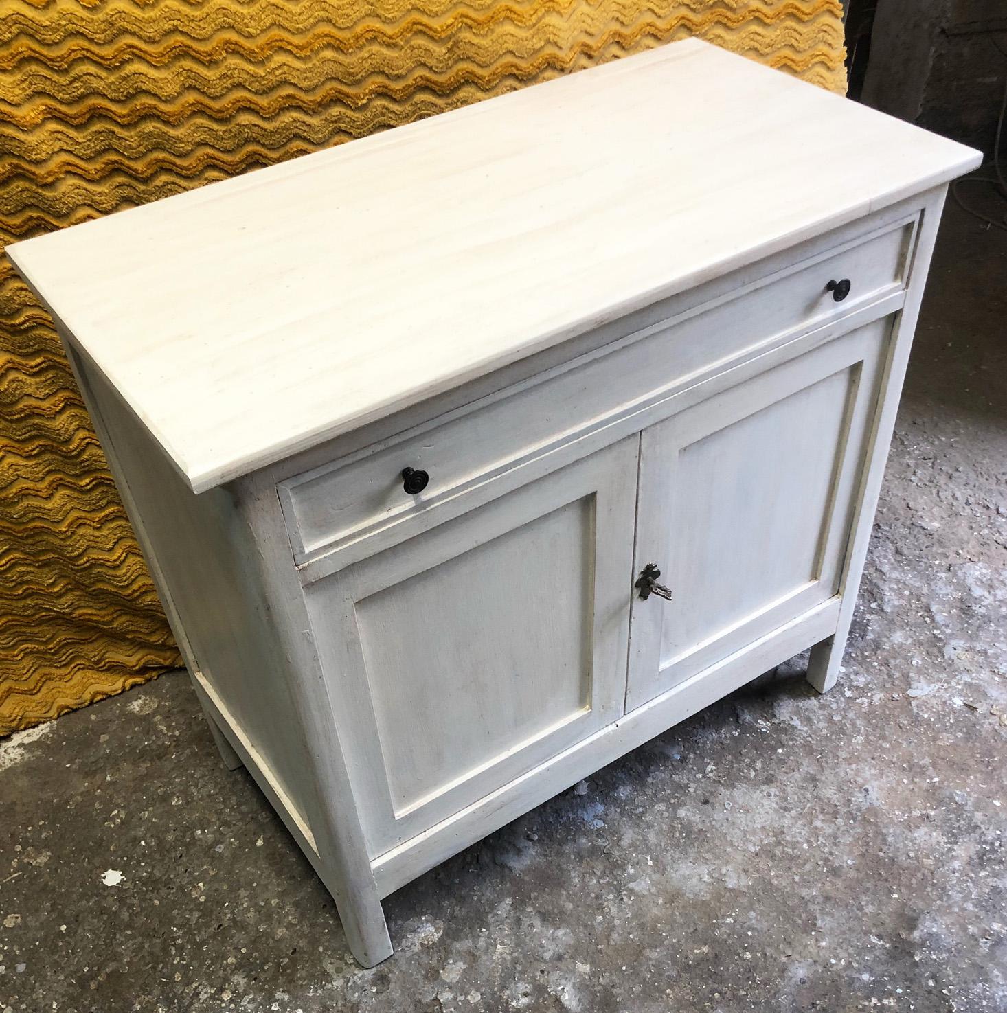 Sideboard in Patinated White Tuscan Fir with Drawer In Good Condition In Buggiano, IT