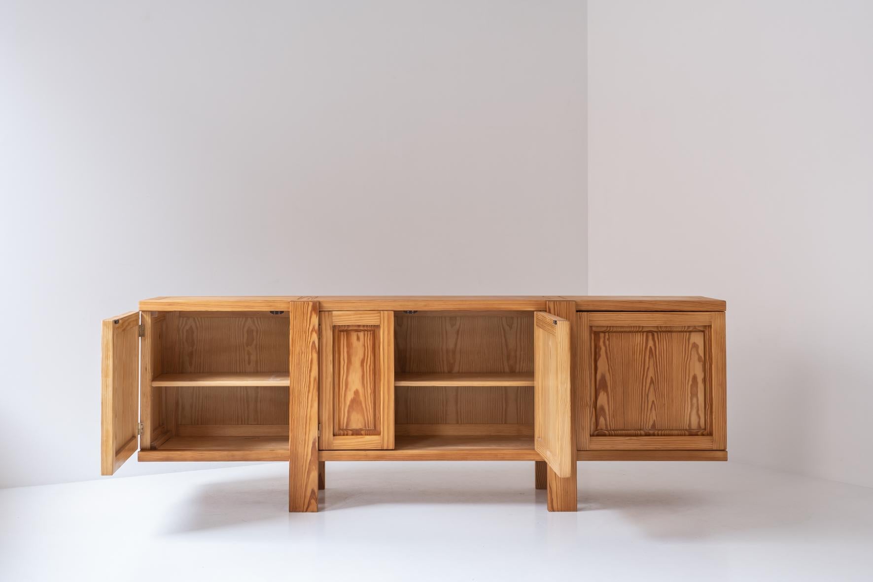 Mid-Century Modern Sideboard in pine in the manner of the R16 by Pierre Chapo, France 1960s For Sale