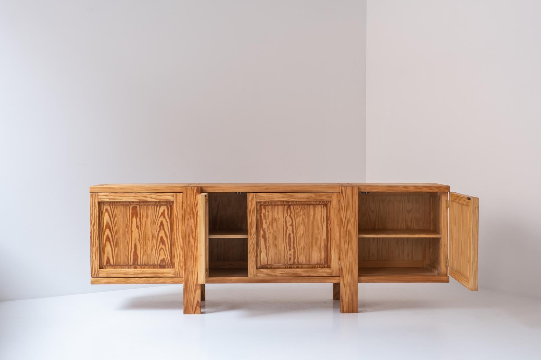French Sideboard in pine in the manner of the R16 by Pierre Chapo, France 1960s For Sale