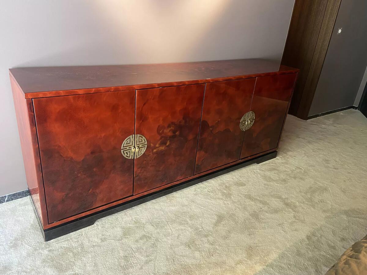 Sideboard in red lacquered wood For Sale 2