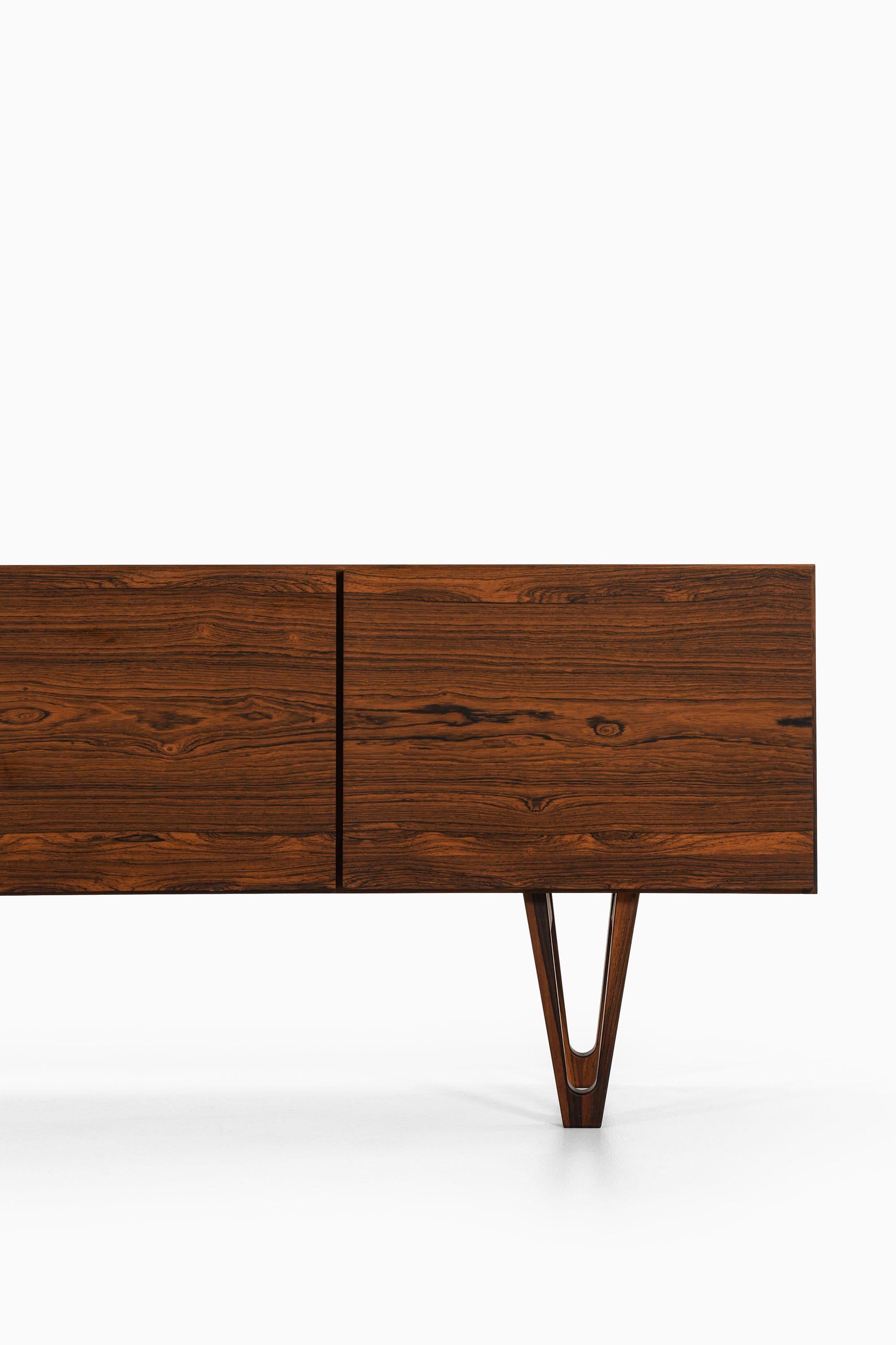Credenza in palissandro di Ib Kofod-Larsen, 1958 In condizioni buone in vendita a Limhamn, Skåne län