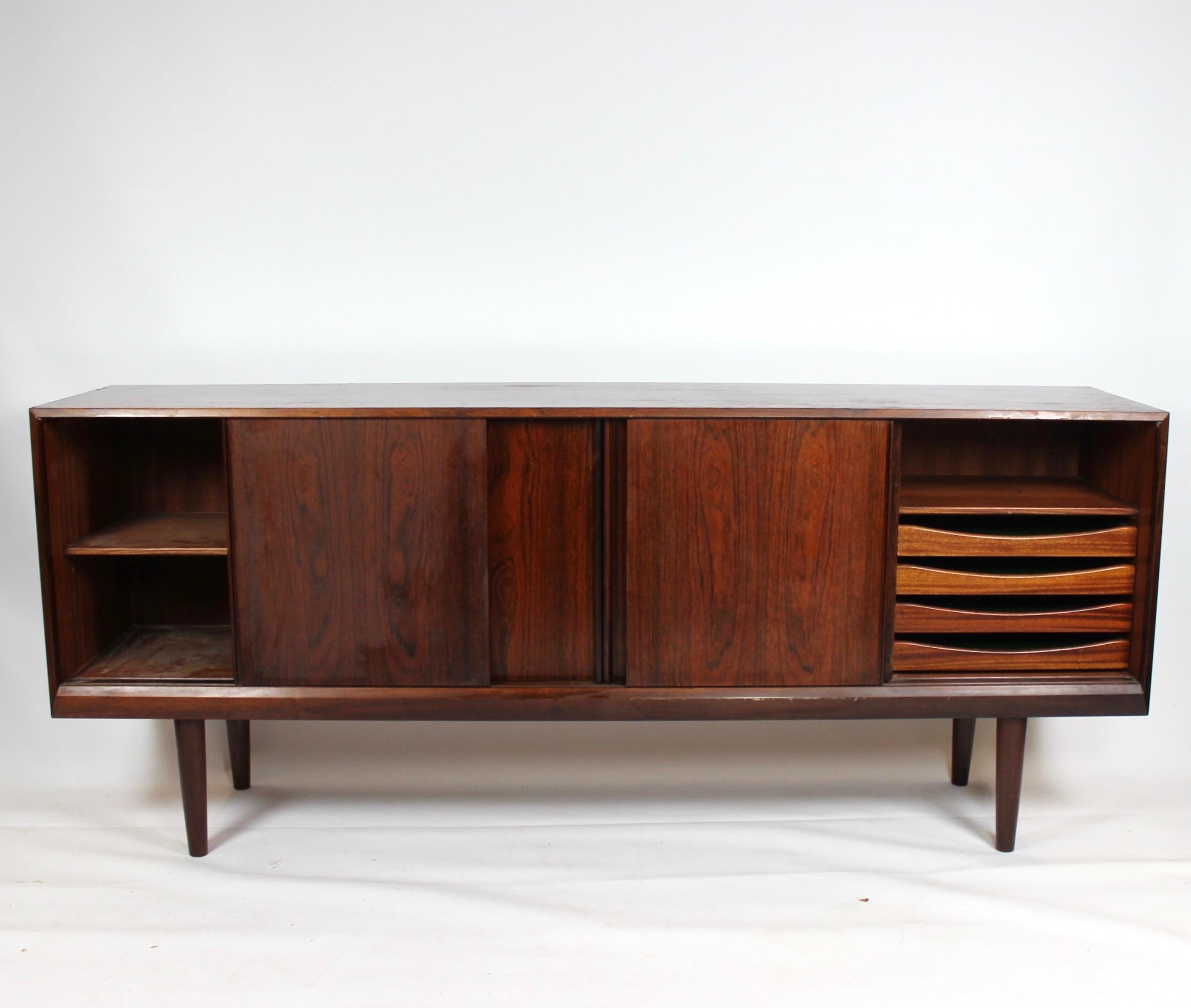 Sideboard in rosewood of Danish design from the 1960s and in great vintage condition.