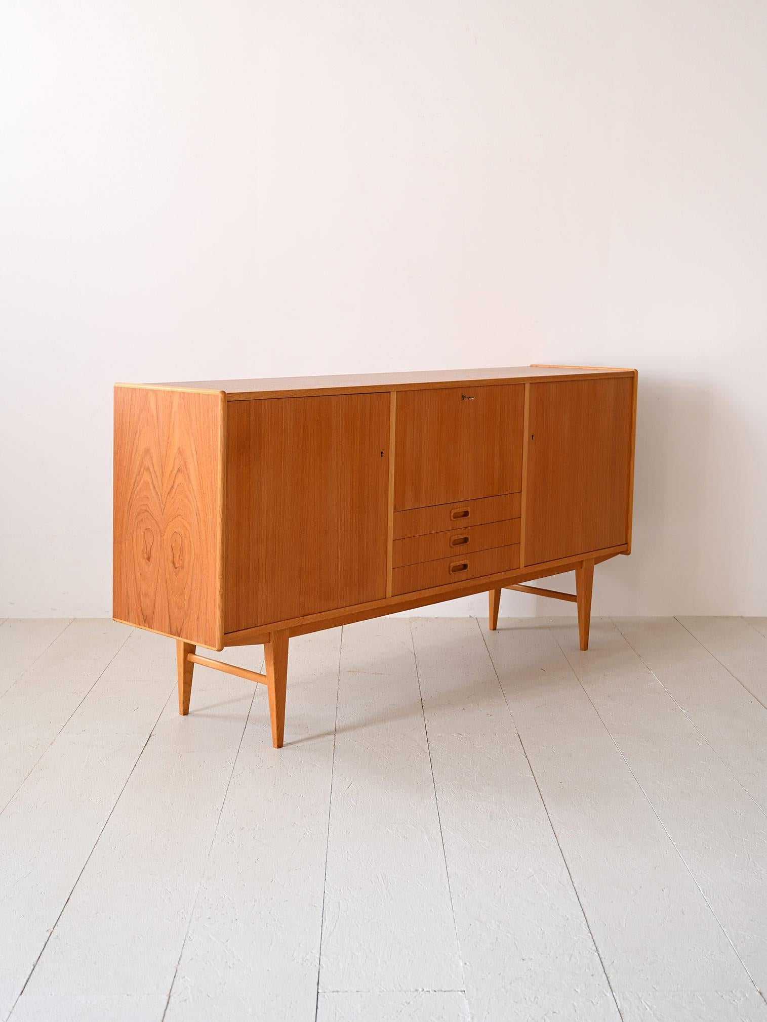 Oak sideboard with drawers In Good Condition In Brescia, IT