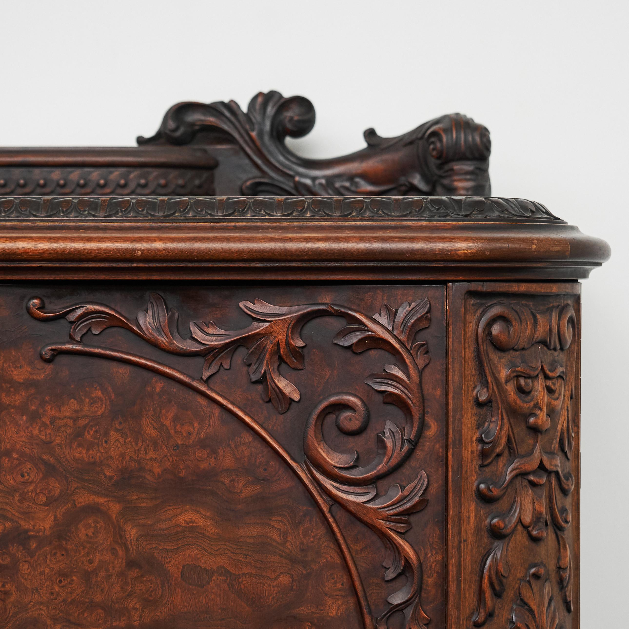 Sideboard in Solid Carved Wood and Walnut Burl 1940s For Sale 2