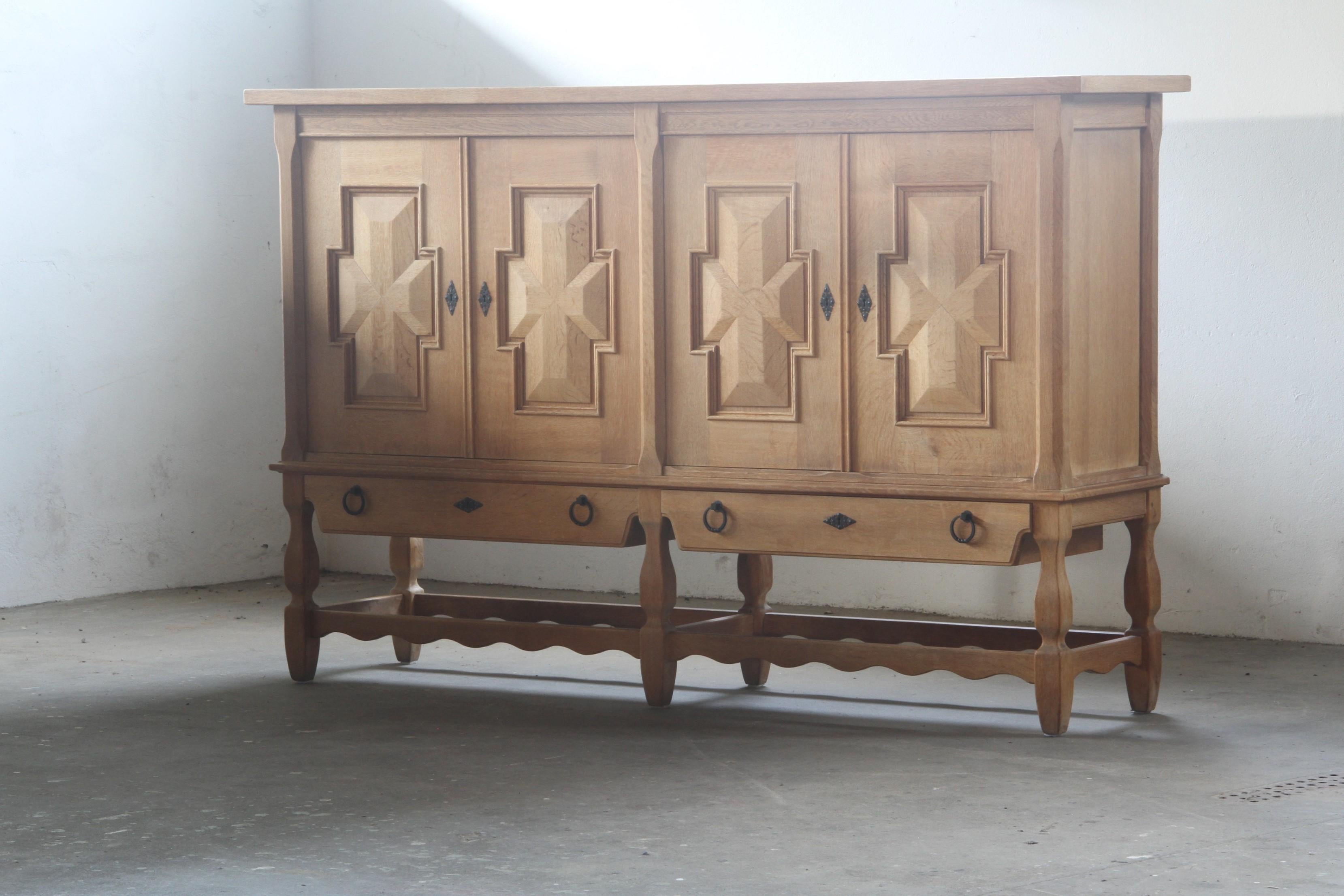 Sideboard in Solid Oak, Kjærnulf style, Brutalist Cabinet 1960s For Sale 4