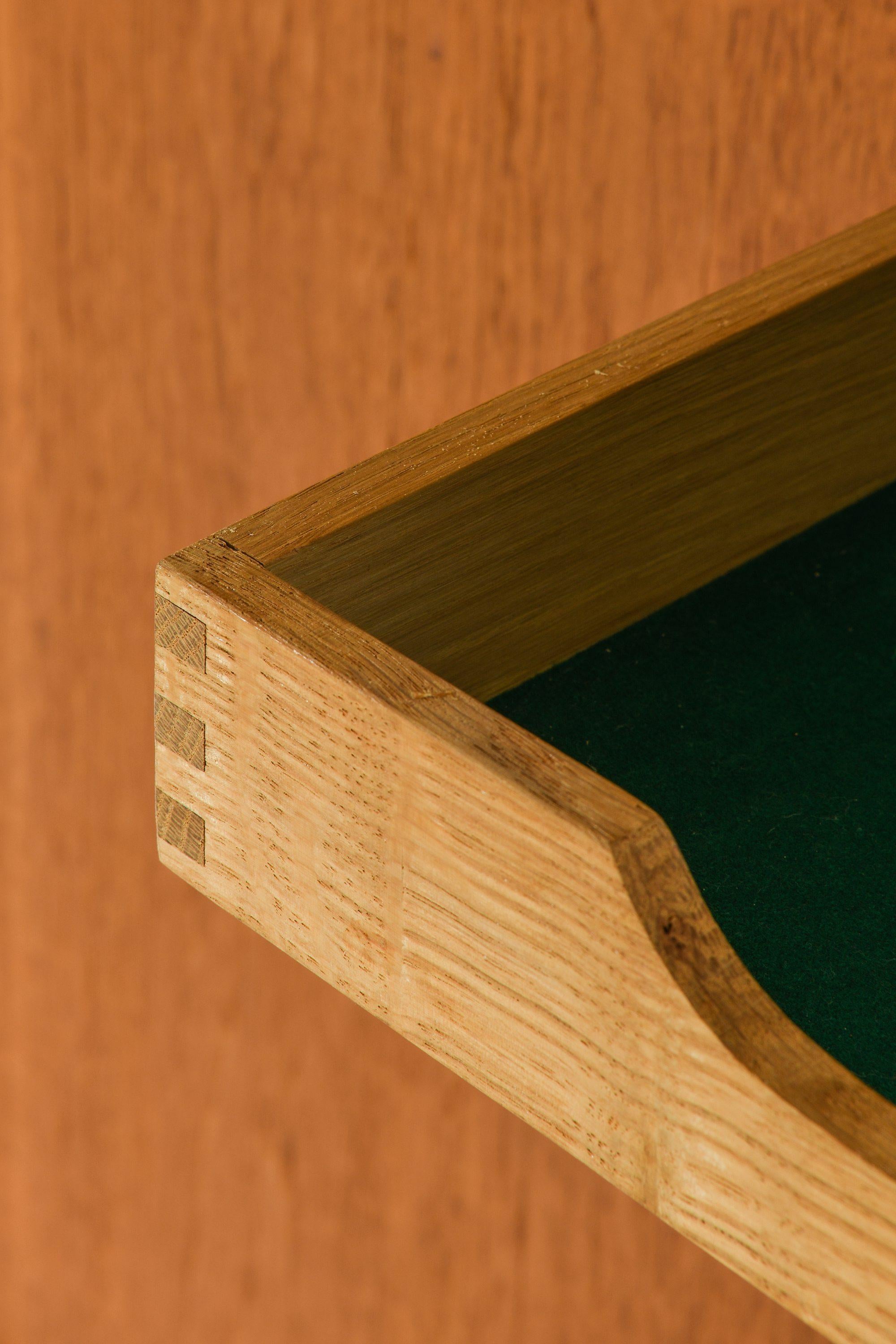 Sideboard in Teak, Beech and Brass by Hans Wegner, 1950's im Angebot 1