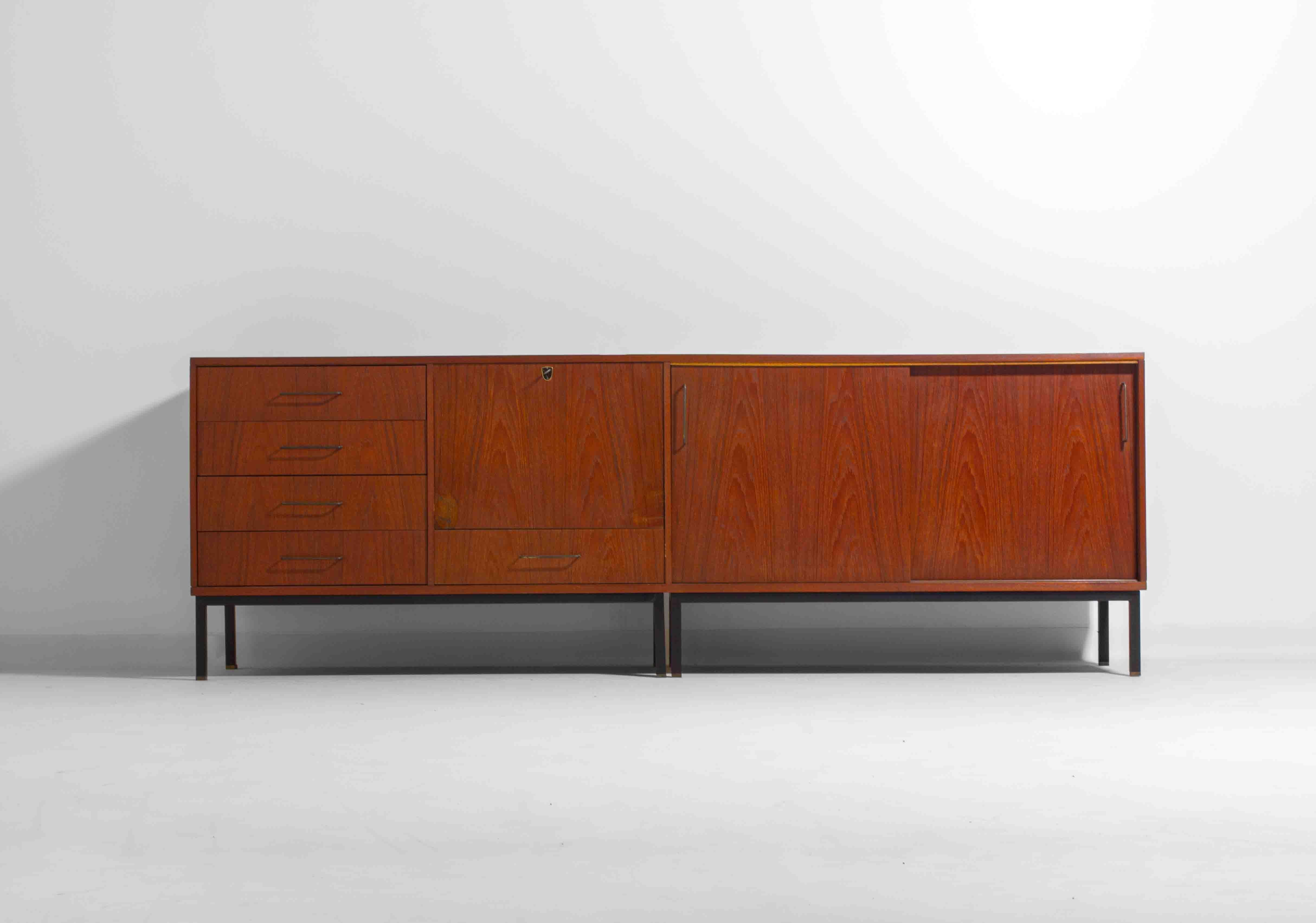 Metà XX secolo Credenza in teak di C. Wulput, Belgio 1960 in vendita