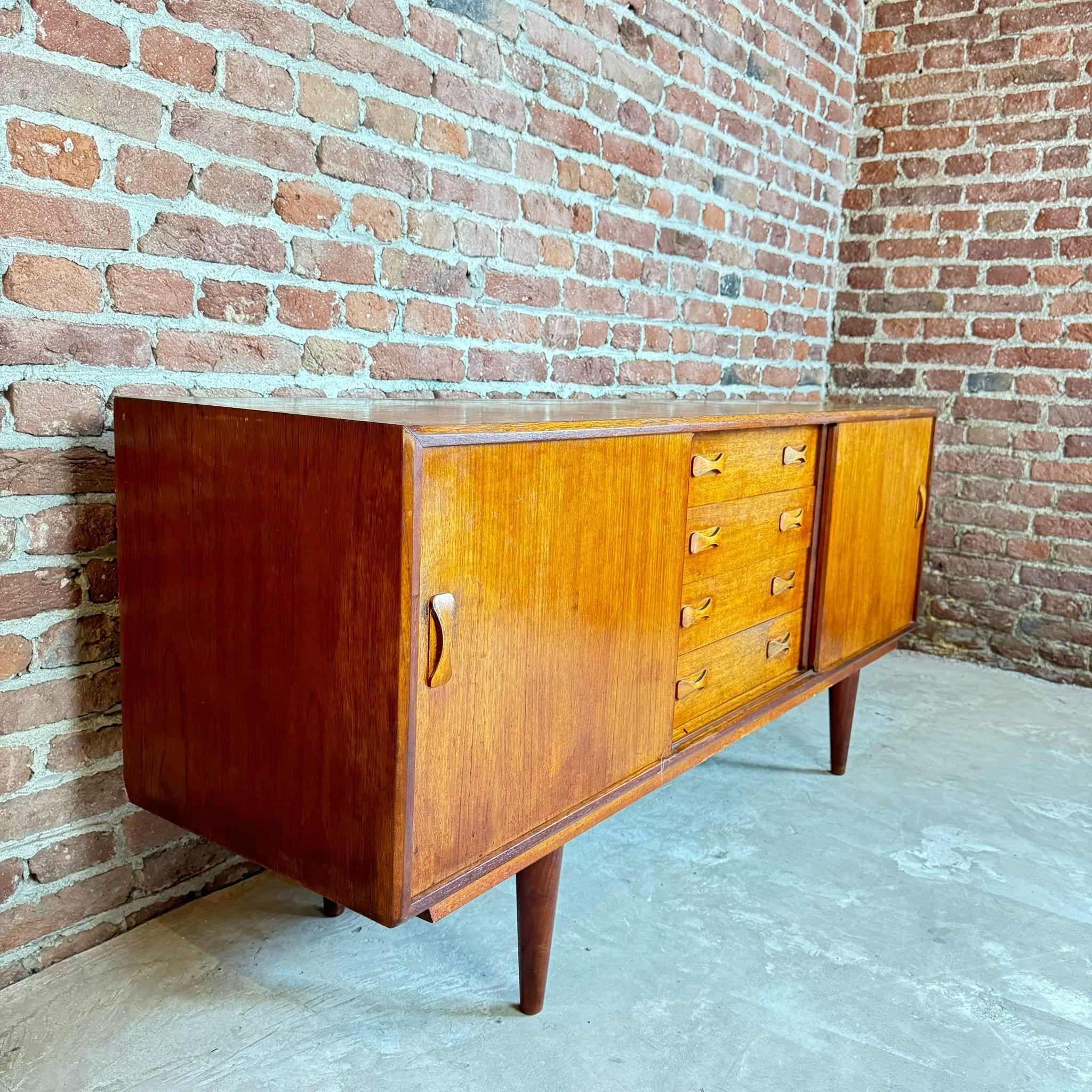 Sideboard in teak Clausen & Son In Good Condition In Torino, IT