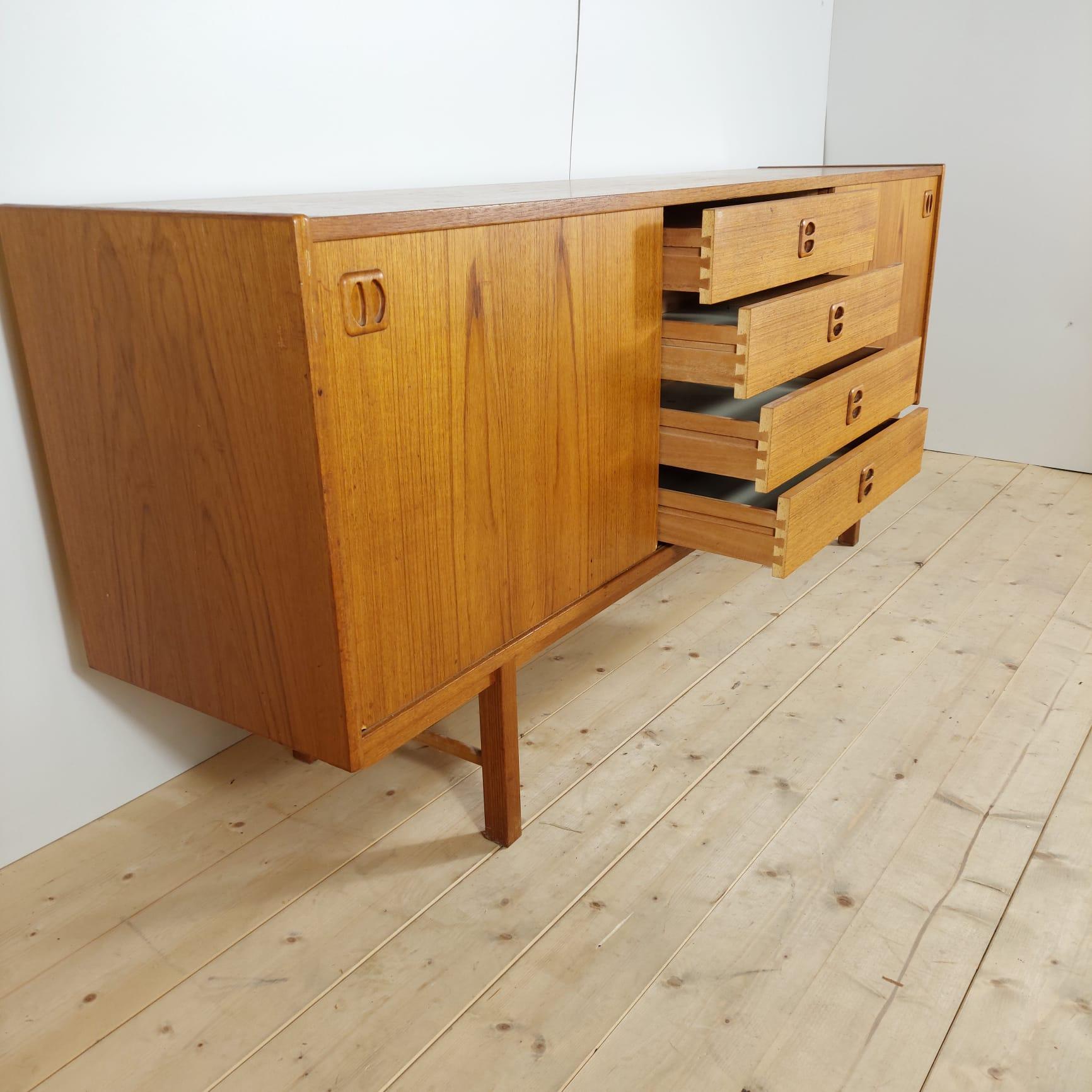 Mid-Century moderno Sideboard in teak, Demark 1960 in vendita