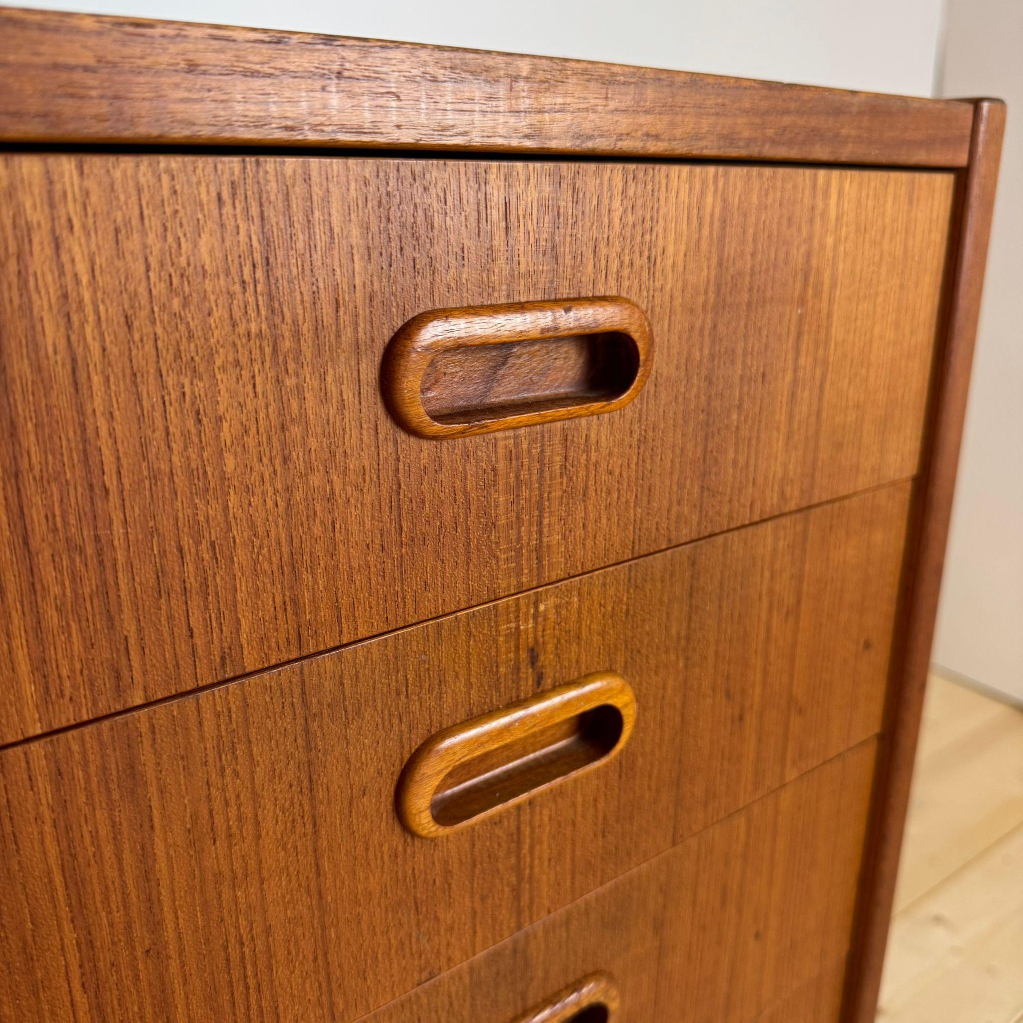 Impiallacciato Sideboard in teak, Denmark 1960 in vendita