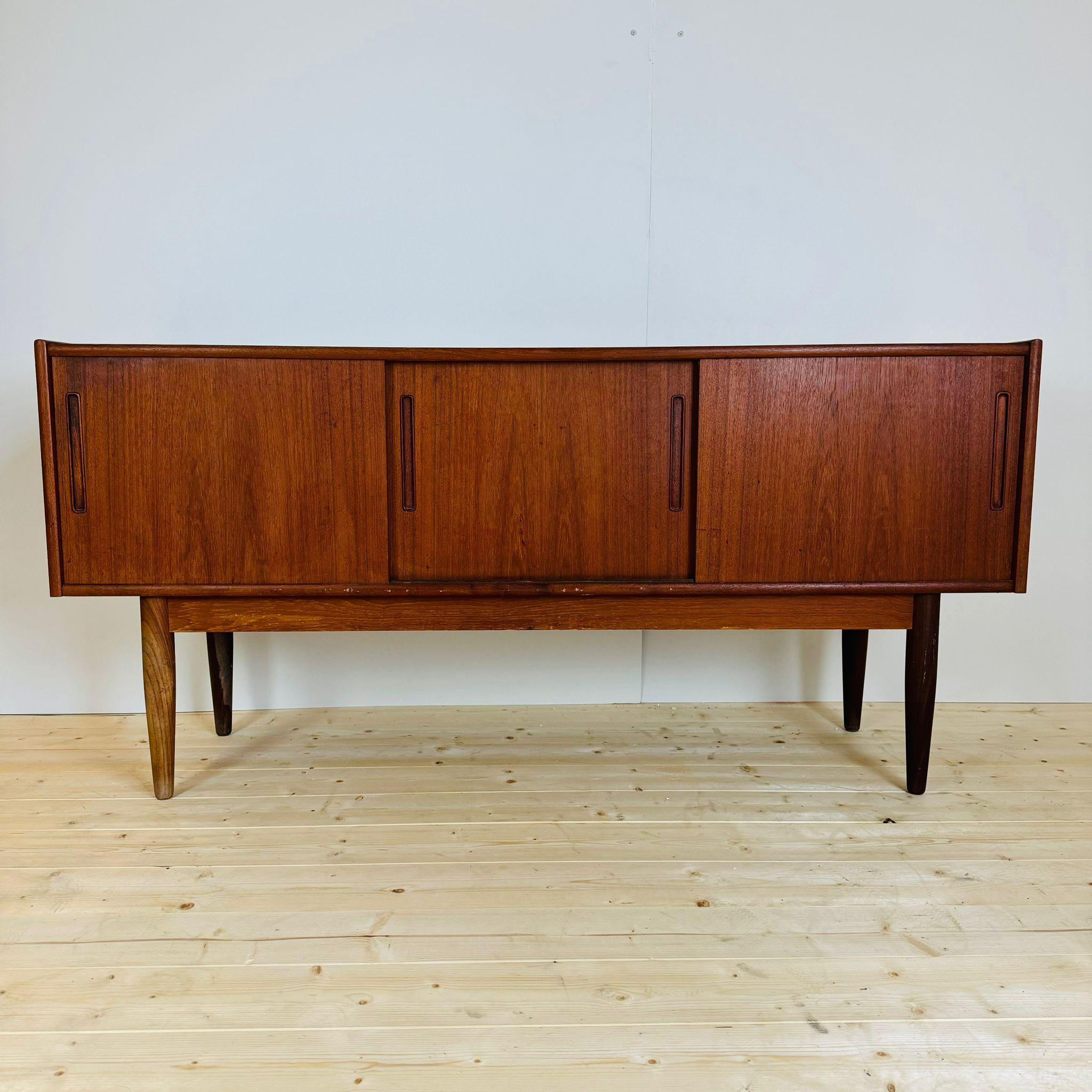 Sideboard aus Teakholz, Dänemark 1960 im Zustand „Gut“ im Angebot in Torino, IT