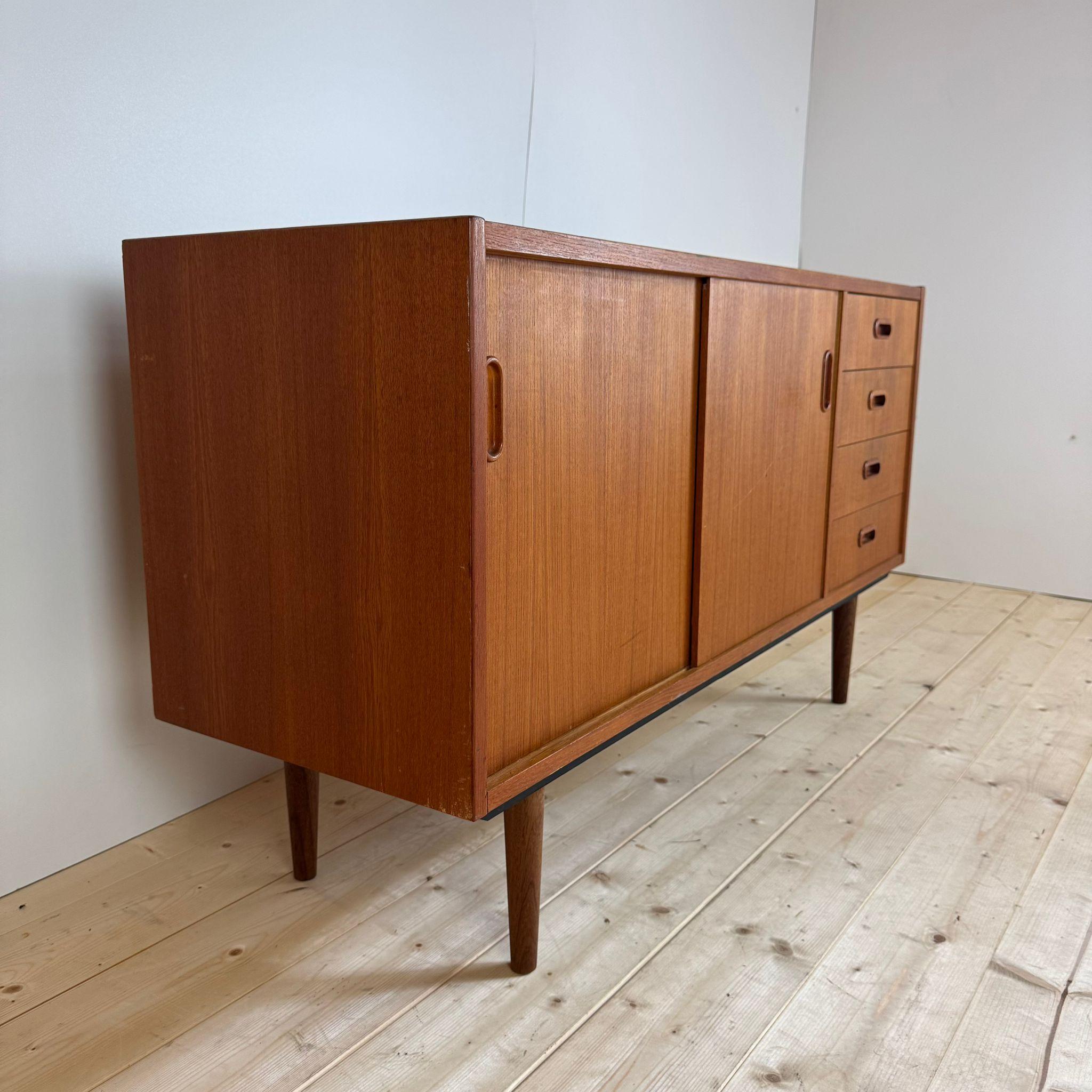 Sideboard in teak, Denmark 1960 In condizioni buone in vendita a Torino, IT