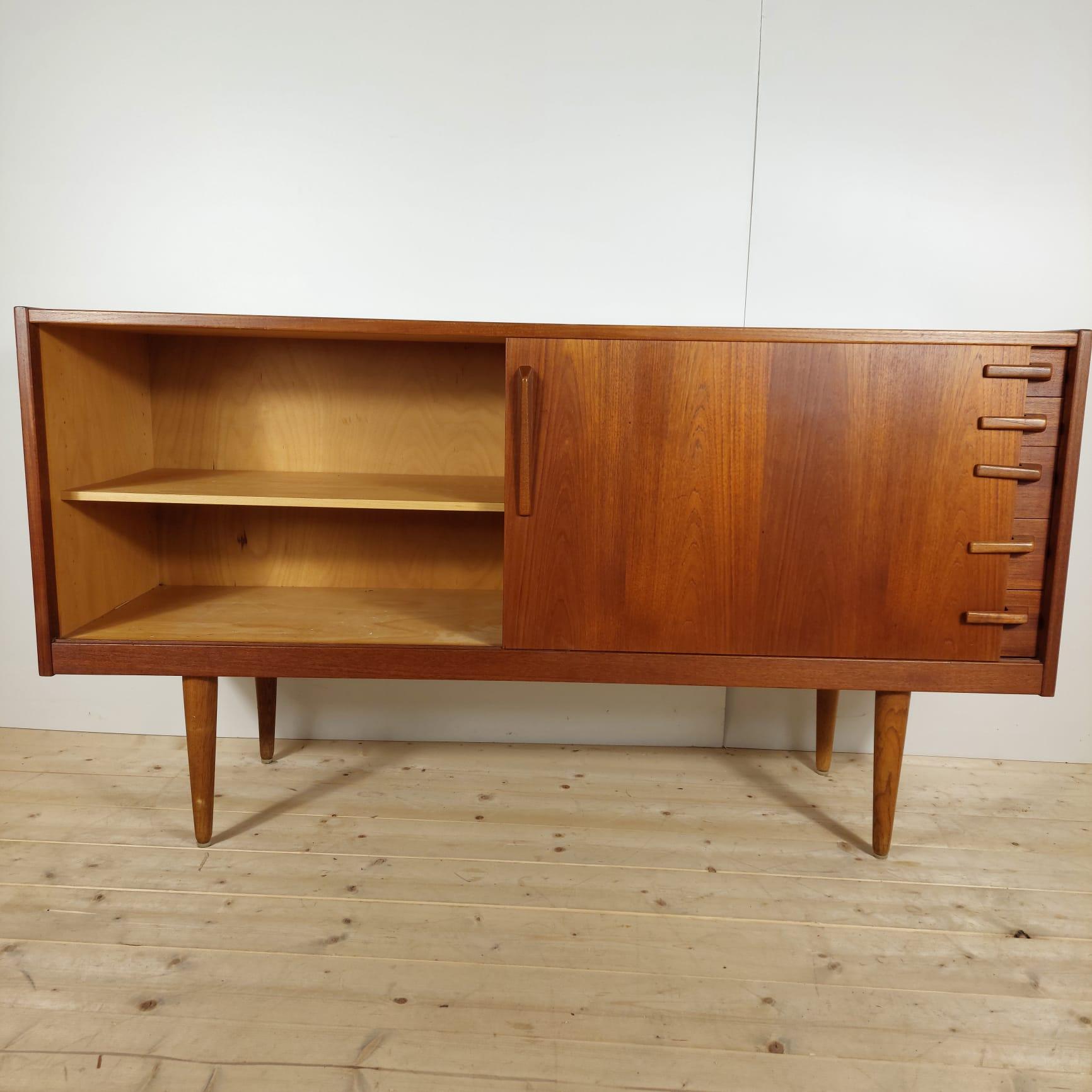 Sideboard in teak, Denmark 1960s In condizioni buone in vendita a Torino, IT
