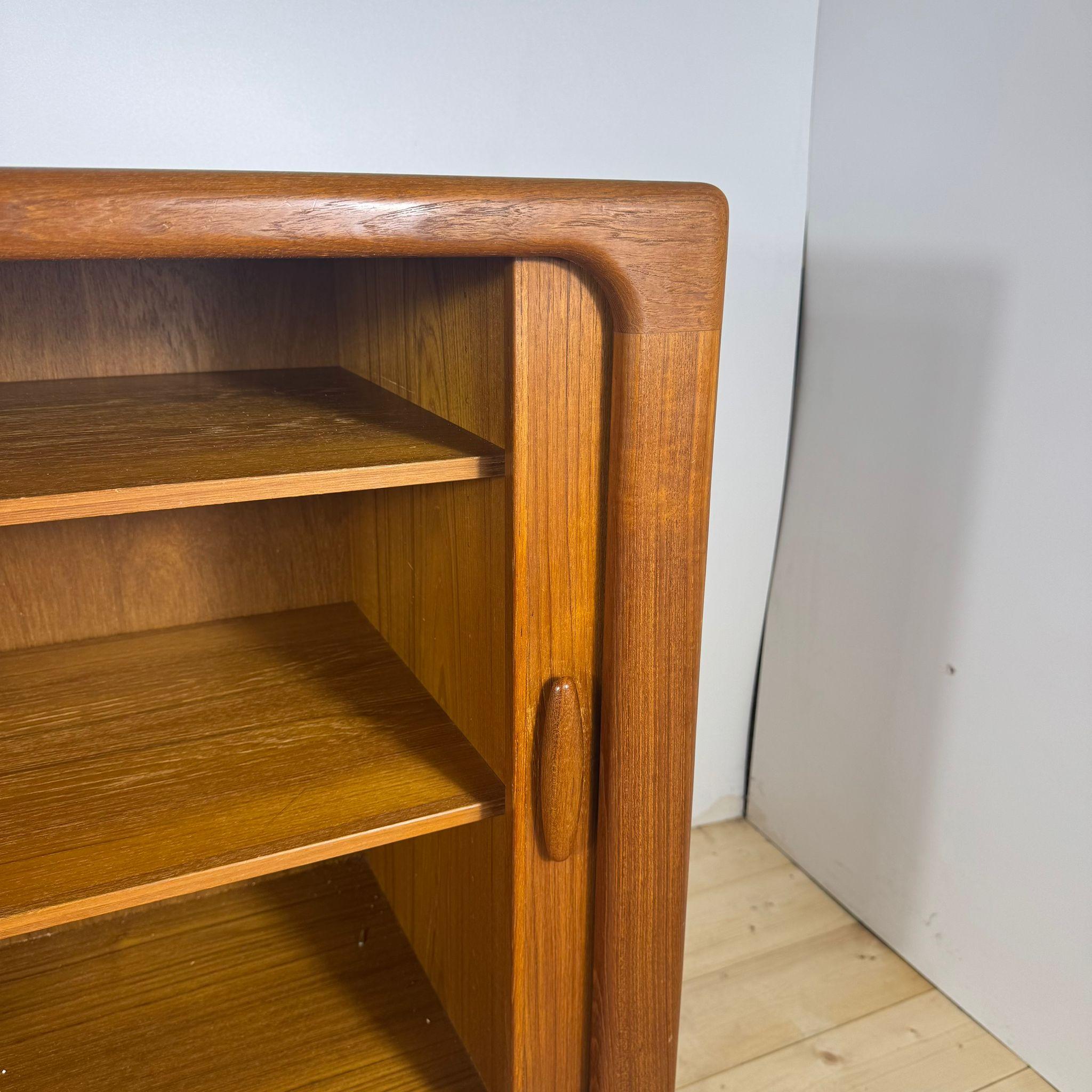Sideboard in teak, Denmark 1960s In Good Condition For Sale In Torino, IT