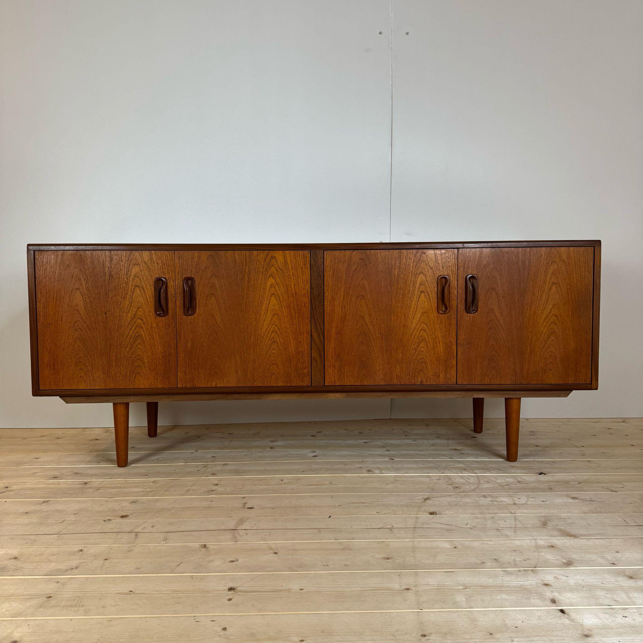 Sideboard in teak, G-Plan, Uk 1960s In Good Condition In Torino, IT