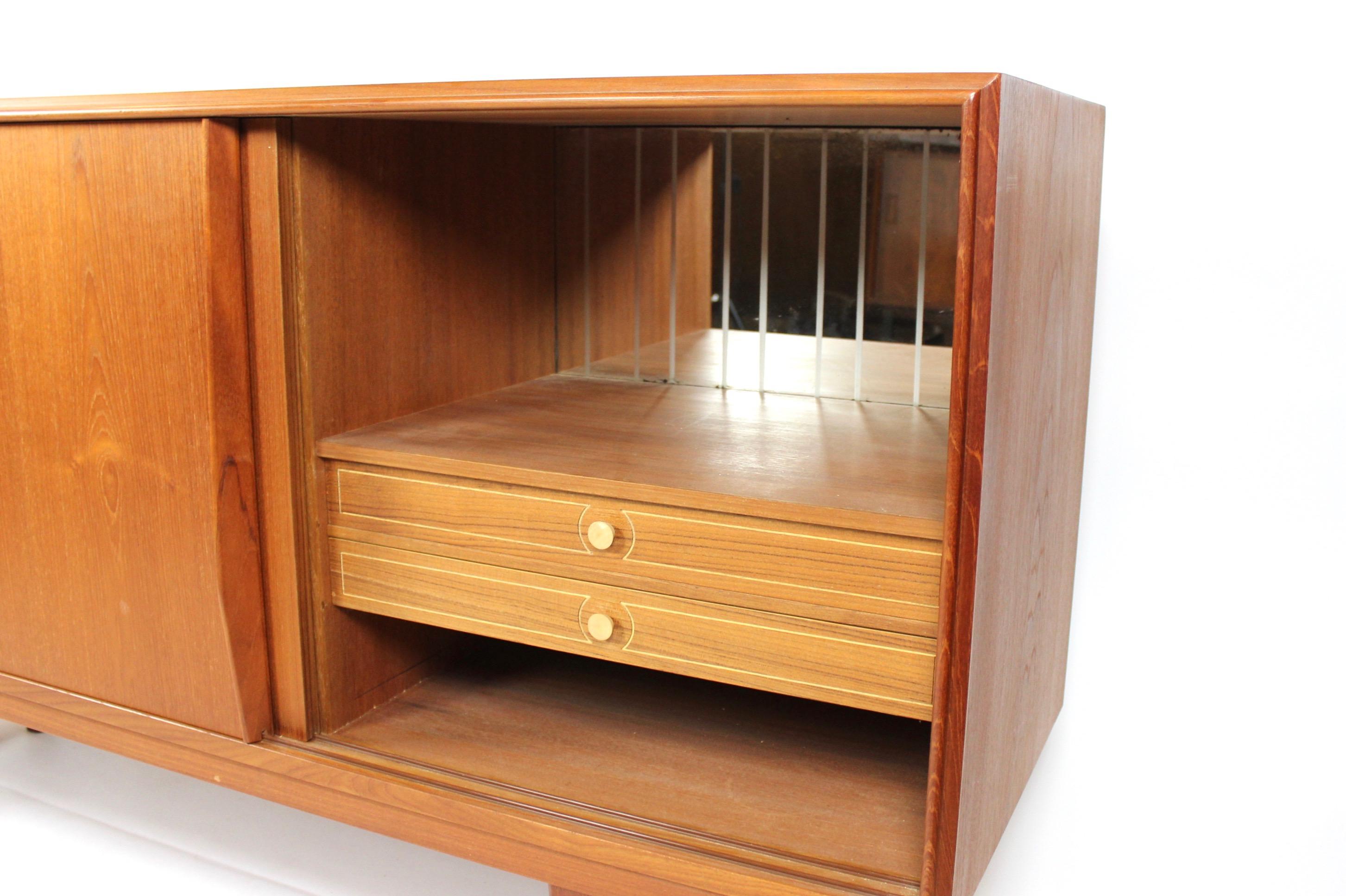 Sideboard in teak of Danish design from the 1960s and in great vintage condition.