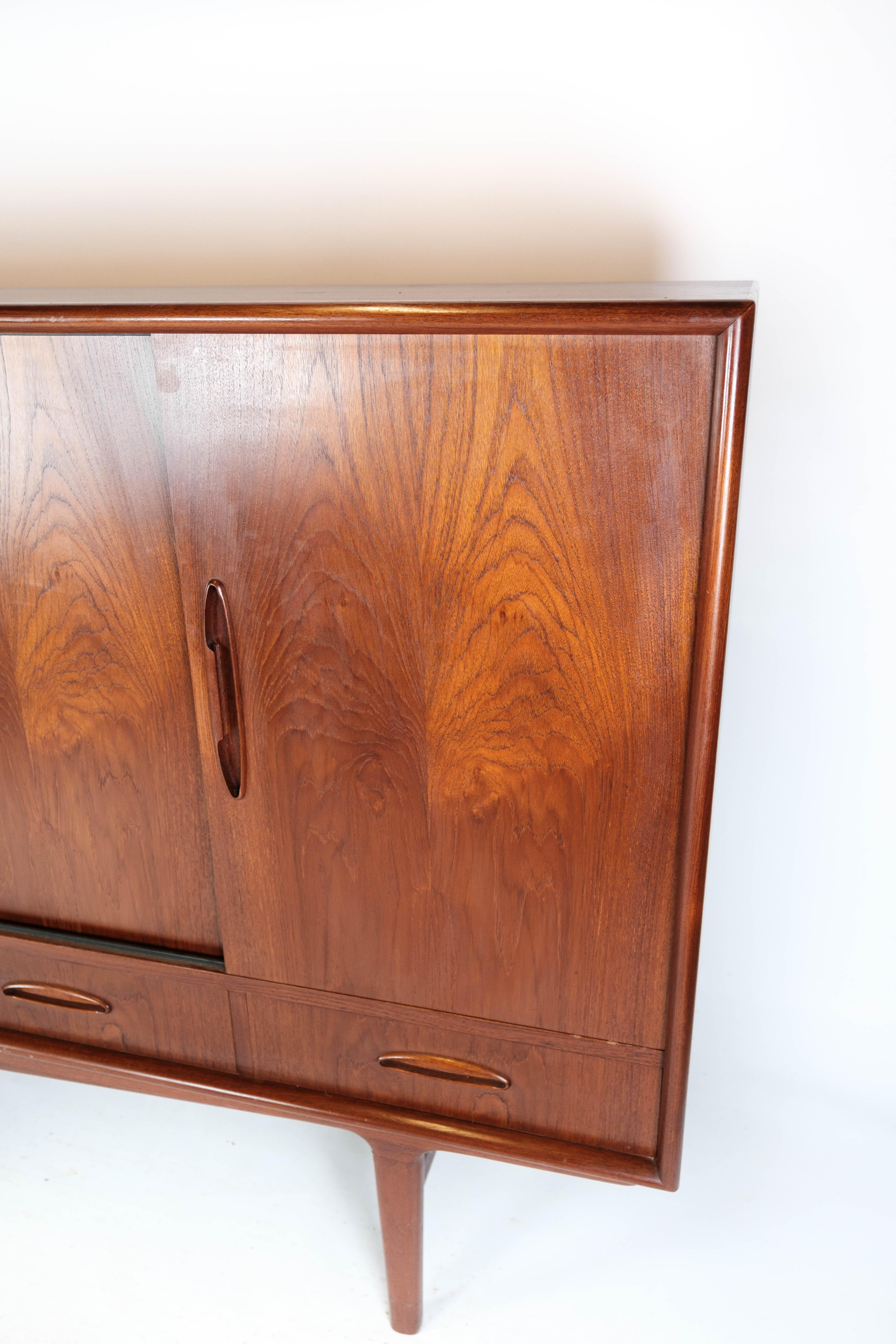 Sideboard in teak of Danish design from the 1960s. The item is in great vintage condition.