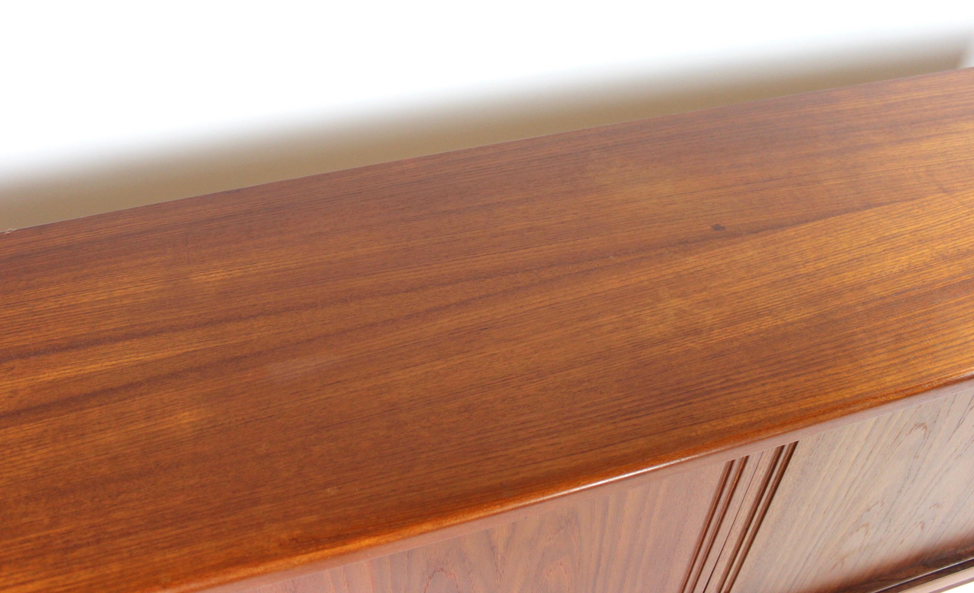 Sideboard in Teak of Danish Design from the 1960s For Sale 1