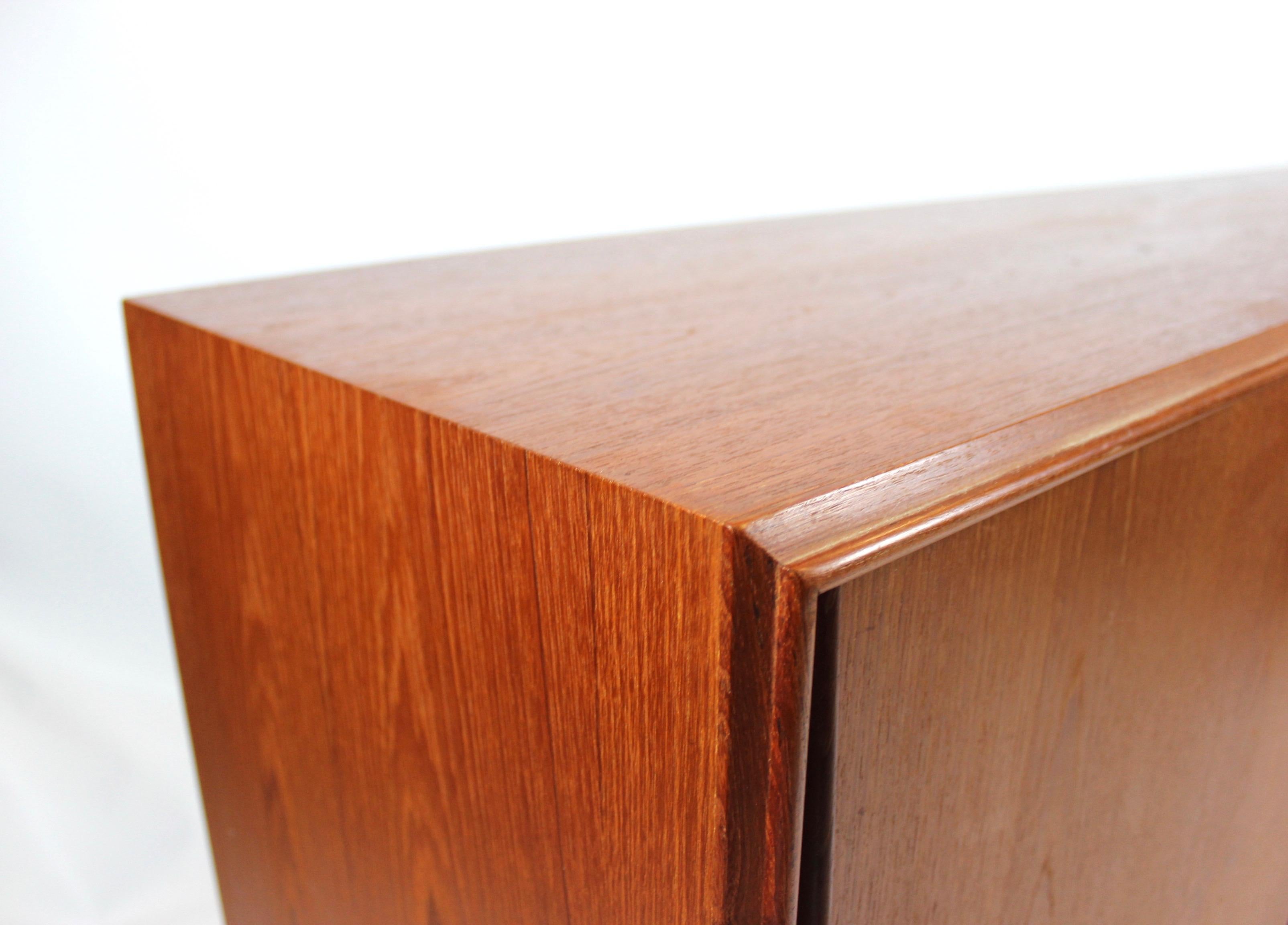 Sideboard in Teak of Danish Design from the 1960s For Sale 2